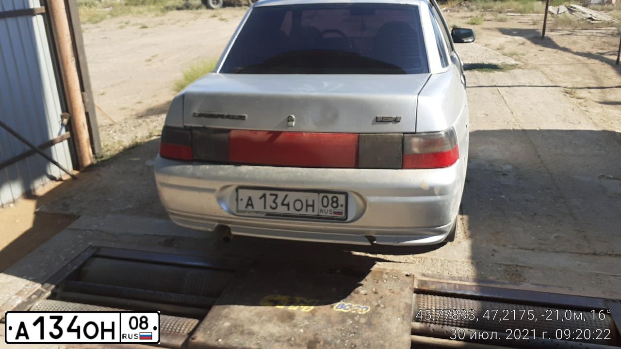 Фото автомобиля LADA 2110, 2006 — госномер А134ОН08. Цвет: СВЕТЛО-СЕРЕБРИСТЫЙ МЕТАЛЛ