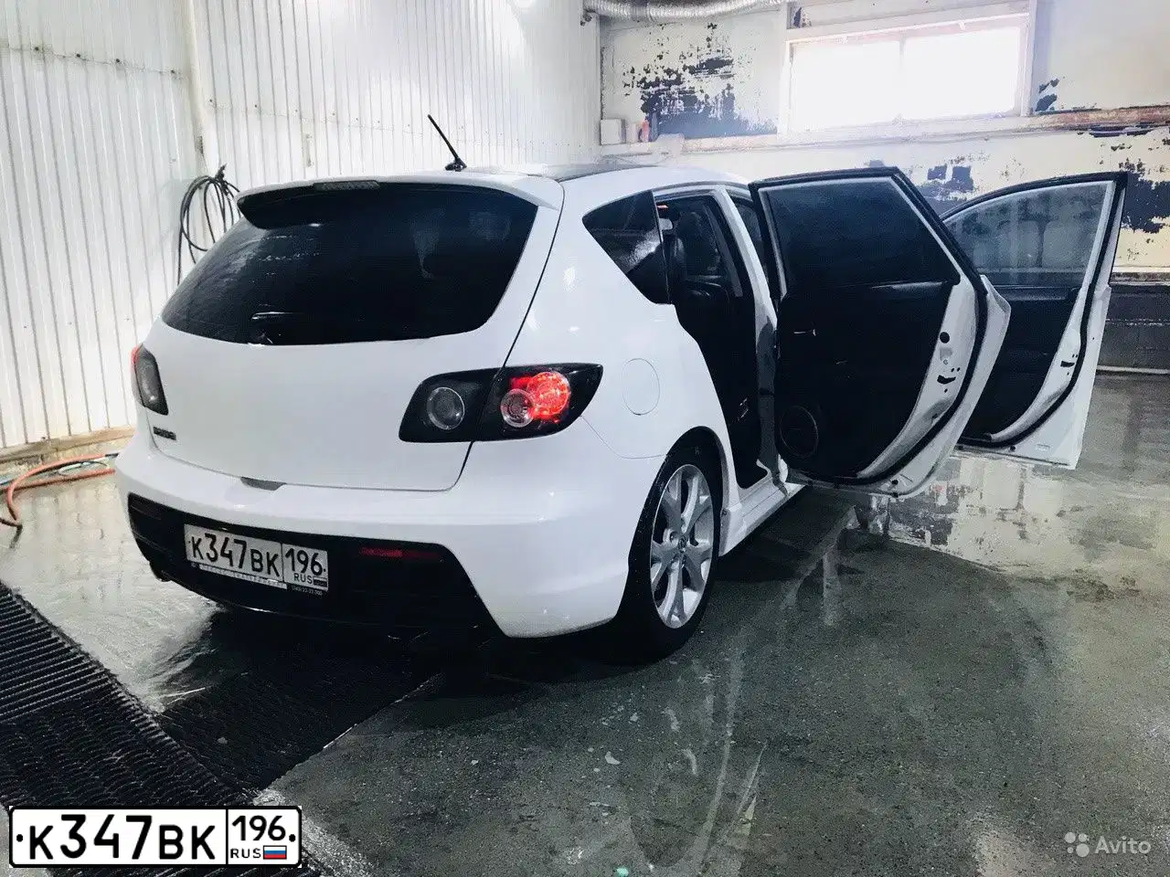 Фото автомобиля MAZDA 3, 2008 — госномер К347ВК196. Цвет: Белый