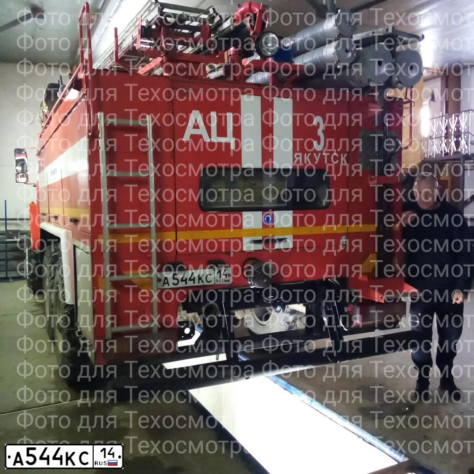 Фото автомобиля URAL 5557 /6X6/, 2013 — госномер А544КС14. Цвет: ЦВ СХ А8 ПО ГОСТ Р 50574-2019