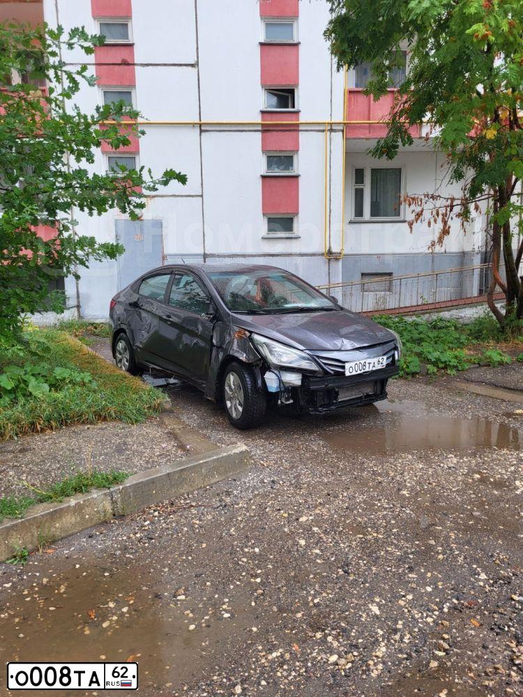 Фото автомобиля HYUNDAI SOLARIS, 2015 — госномер О008ТА62. Цвет: ТЕМНО-СЕРЫЙ