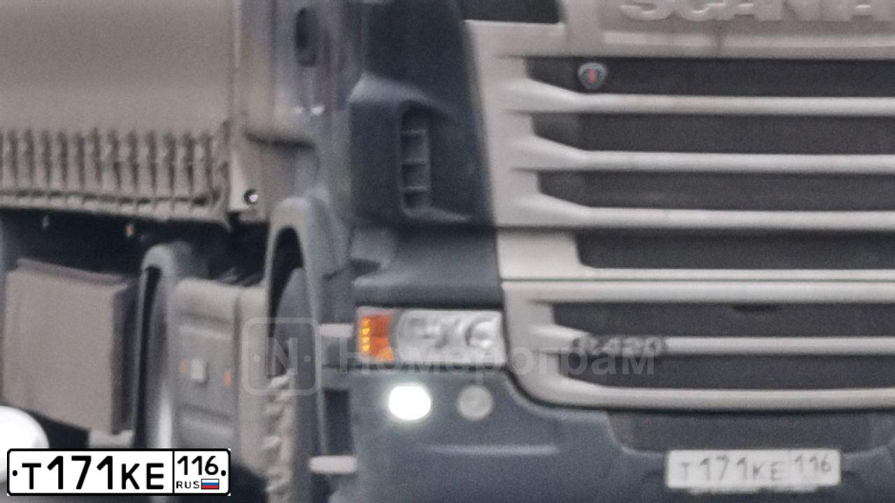 Фото автомобиля VOLVO SERIE VNL /6X4/, 2005 — госномер О447КВ159. Цвет: БЕЖЕВЫЙ