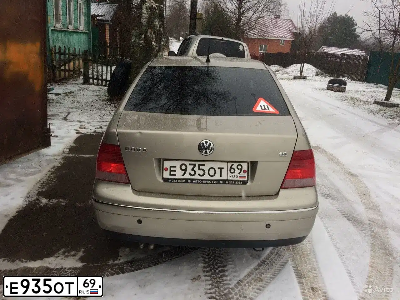 Фото автомобиля VOLKSWAGEN BORA, 2004 — госномер Е935ОТ69. Цвет: БЕЖЕВЫЙ