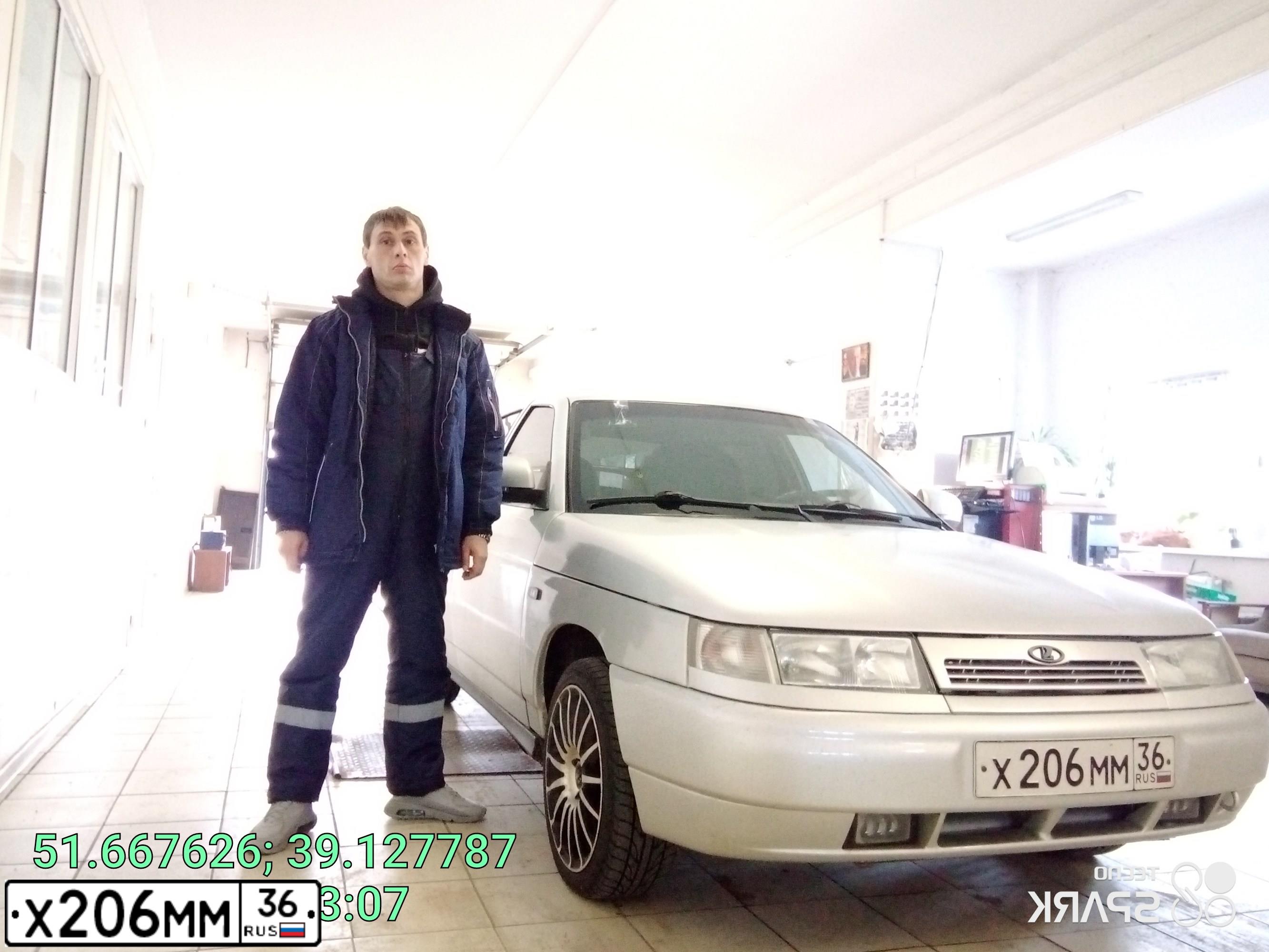 Фото автомобиля LADA 2112 LADA, 2006 — госномер Х206ММ36. Цвет: Светло-Серебристый металлик