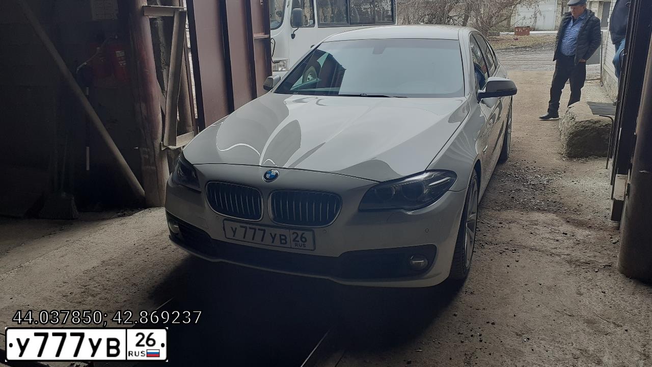 Фото автомобиля MERCEDES M-KLASSE, 2014 — госномер М202МХ126. Цвет: Белый