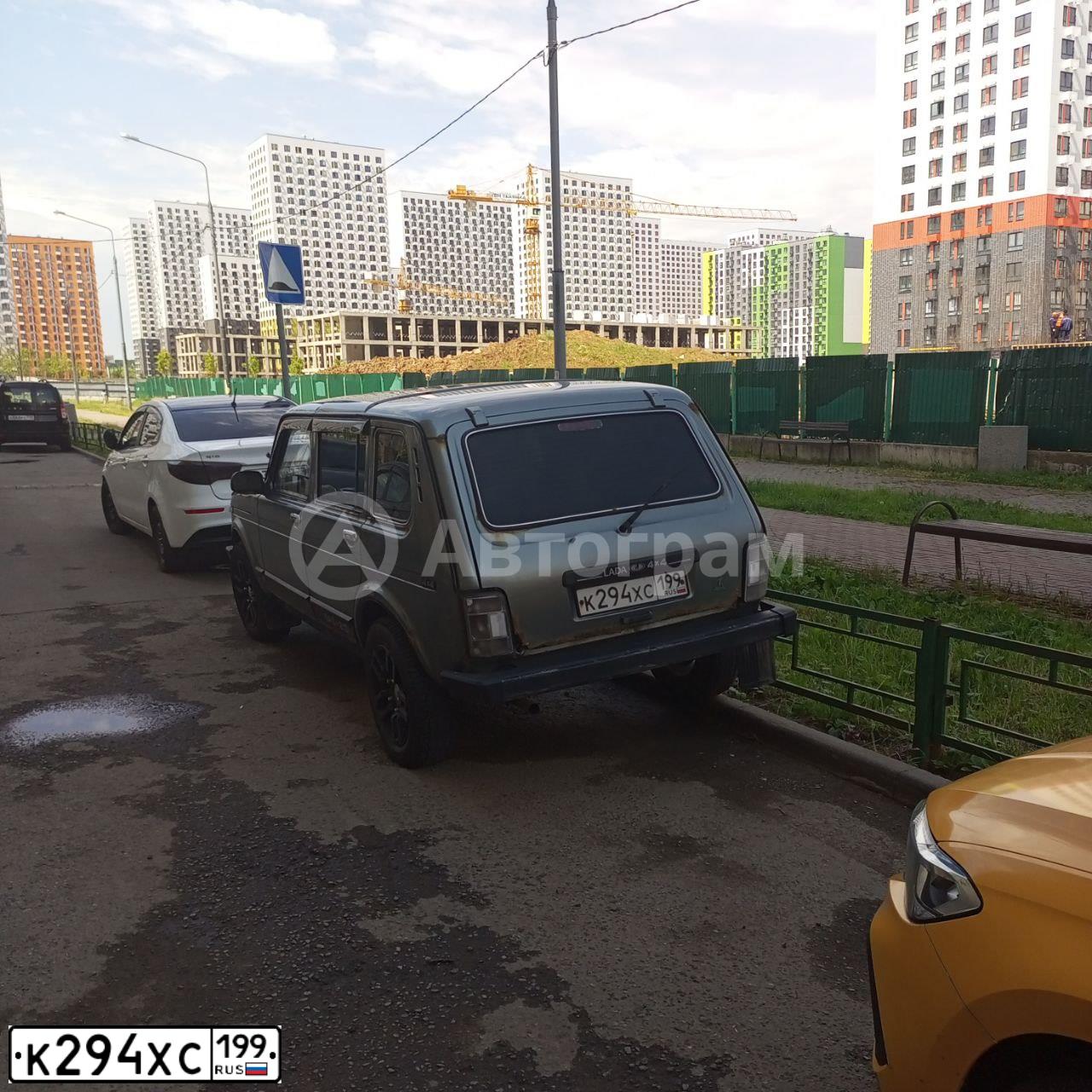 Фото автомобиля LADA 2131 NIVA, 2010 — госномер К294ХС199. Цвет: СРЕДНИЙ СЕРО-ЗЕЛЕНЫЙ МЕТ.