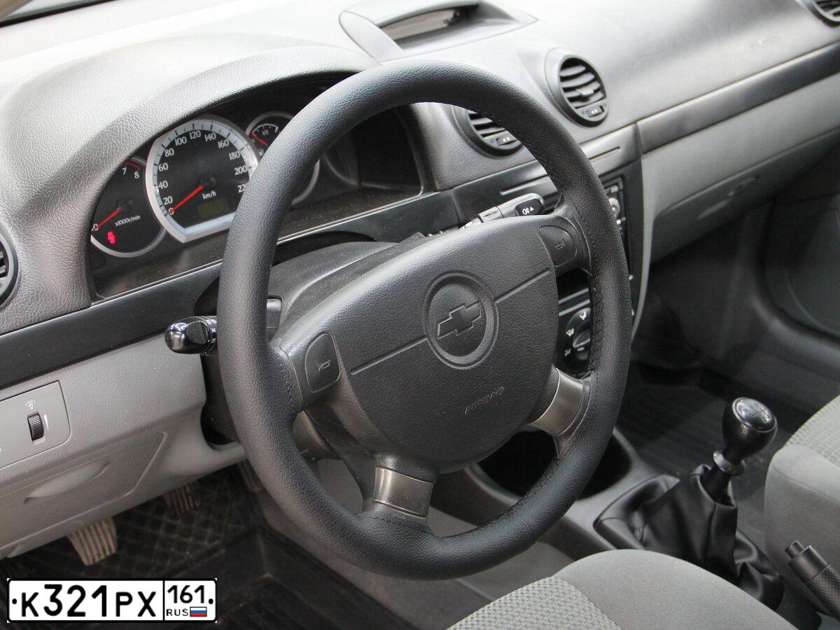 Фото автомобиля CHEVROLET LACETTI, 2008 — госномер К289РВ134. Цвет: Серебристый