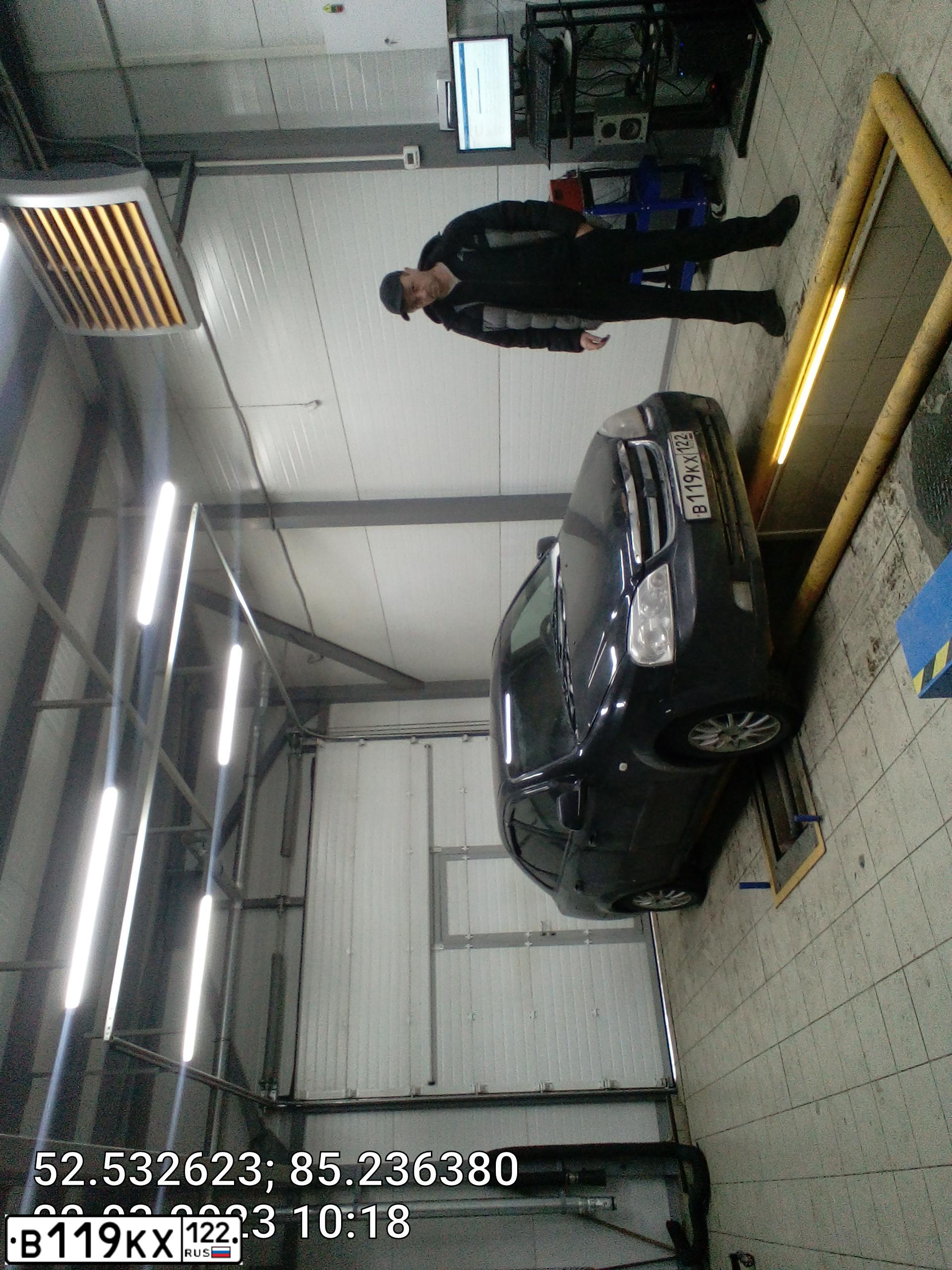Фото автомобиля CHEVROLET LACETTI, 2012 — госномер В119КХ122. Цвет: ЧЕРНЫЙ