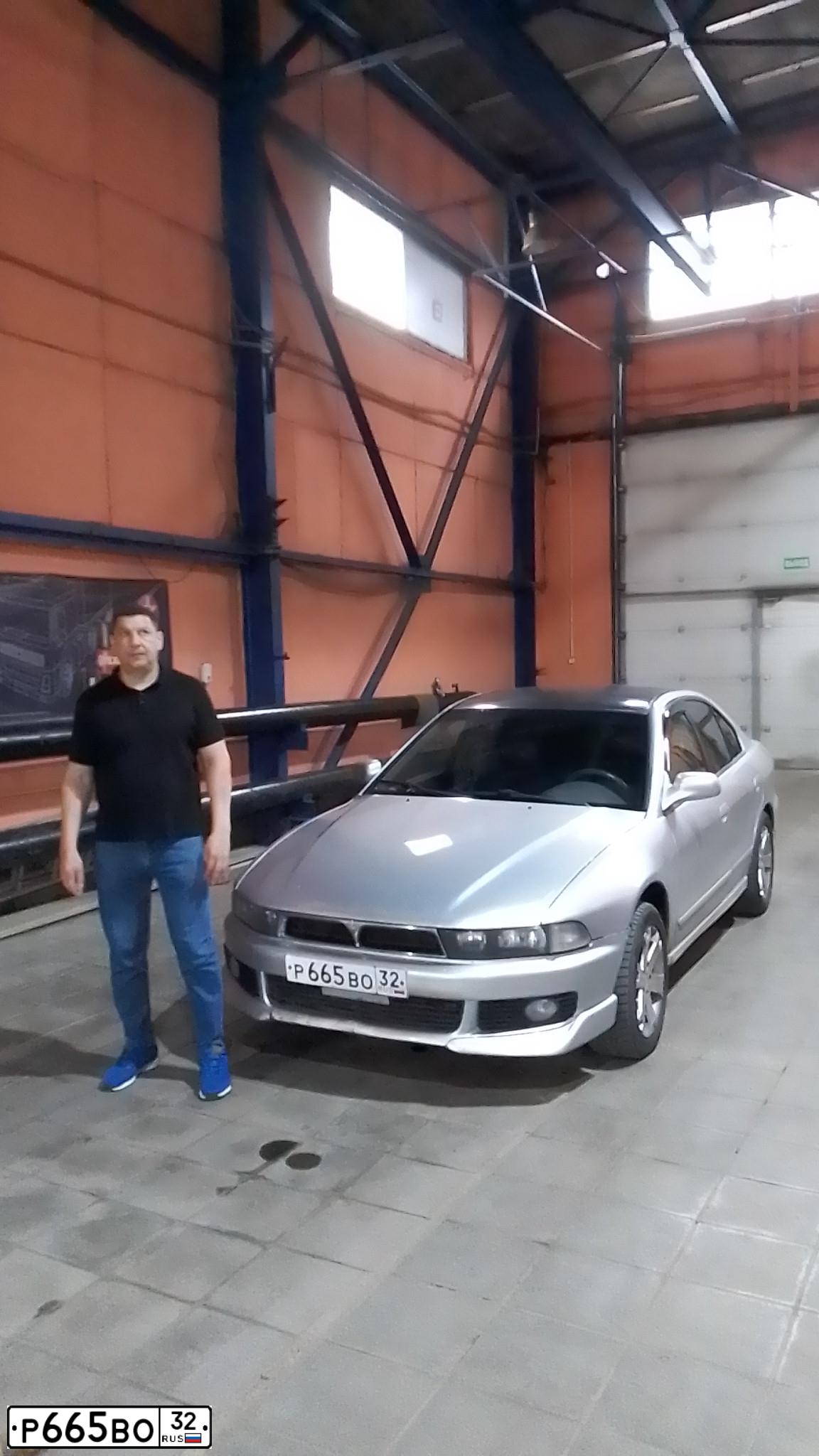 Фото автомобиля MITSUBISHI GALANT, 2001 — госномер М347НК702. Цвет: СЕРЕБРИСТЫЙ