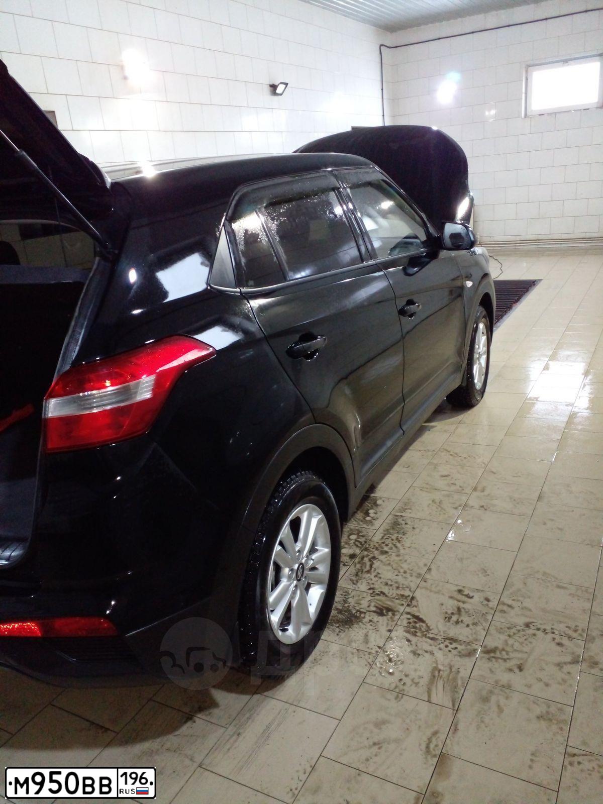 Фото автомобиля HYUNDAI CRETA, 2019 — госномер М950ВВ196. Цвет: ЧЕРНЫЙ