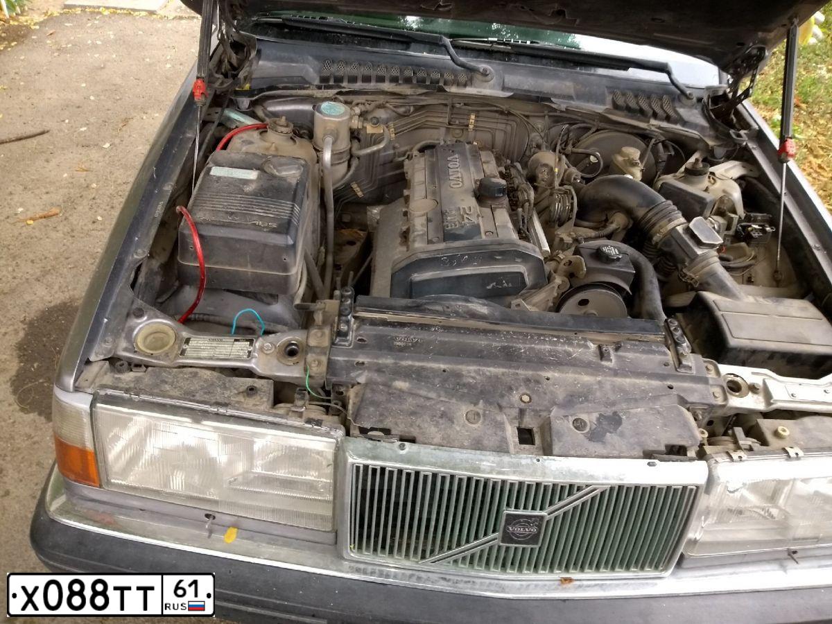 Фото автомобиля VOLVO 900-SERIE, 1992 — госномер Х088ТТ61. Цвет: СЕРЫЙ