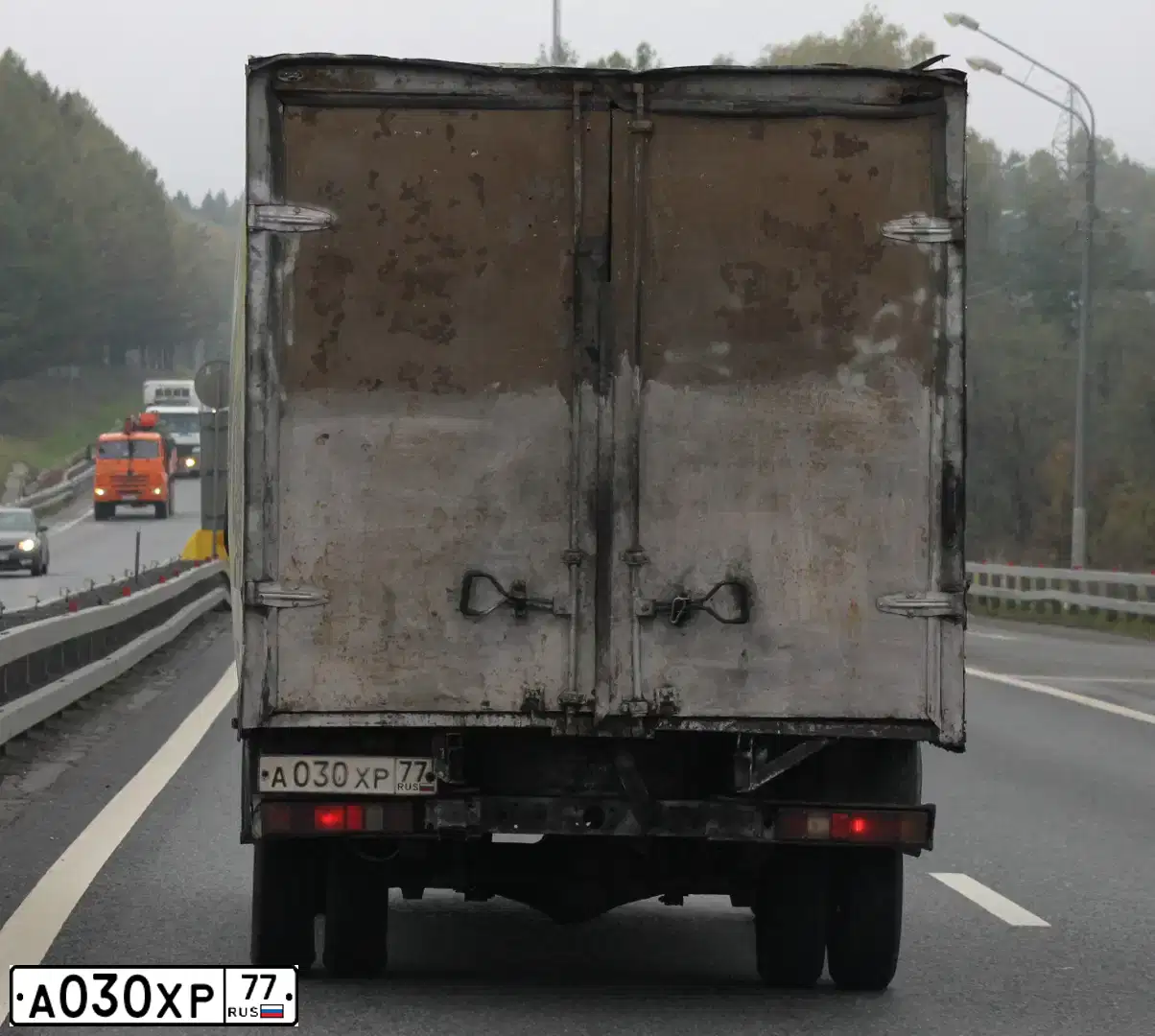 Фото автомобиля GAZ 3302 EL, 2008 — госномер А030ХР77. Цвет: Белый