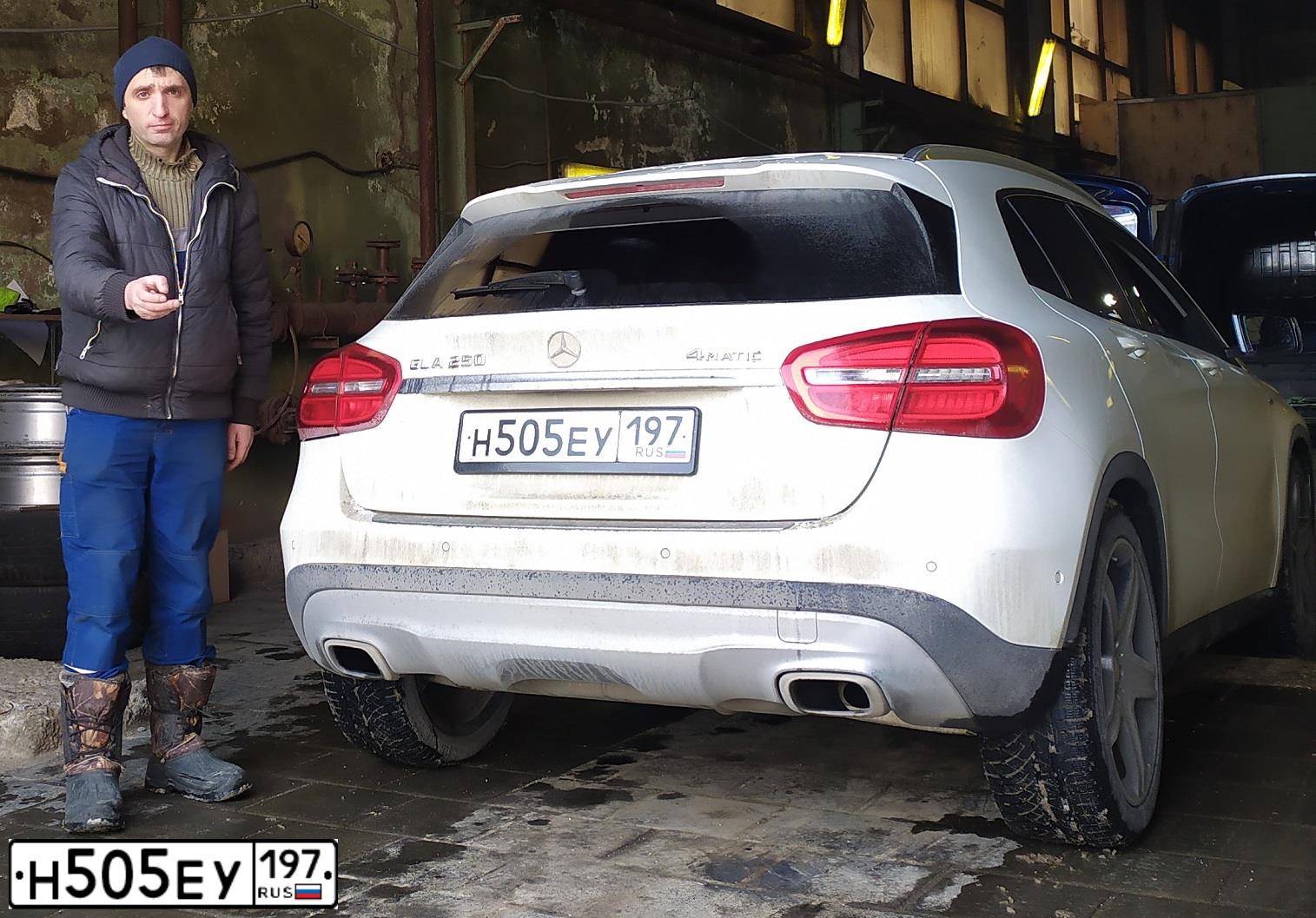 Фото автомобиля MERCEDES GLK-KLASSE, 2013 — госномер О829АО98. Цвет: Коричневый