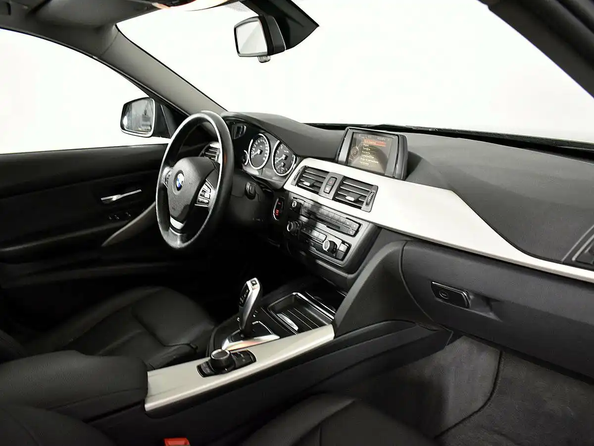 Фото автомобиля BMW SERIE 3, 2015 — госномер А472МО147. Цвет: Коричневый