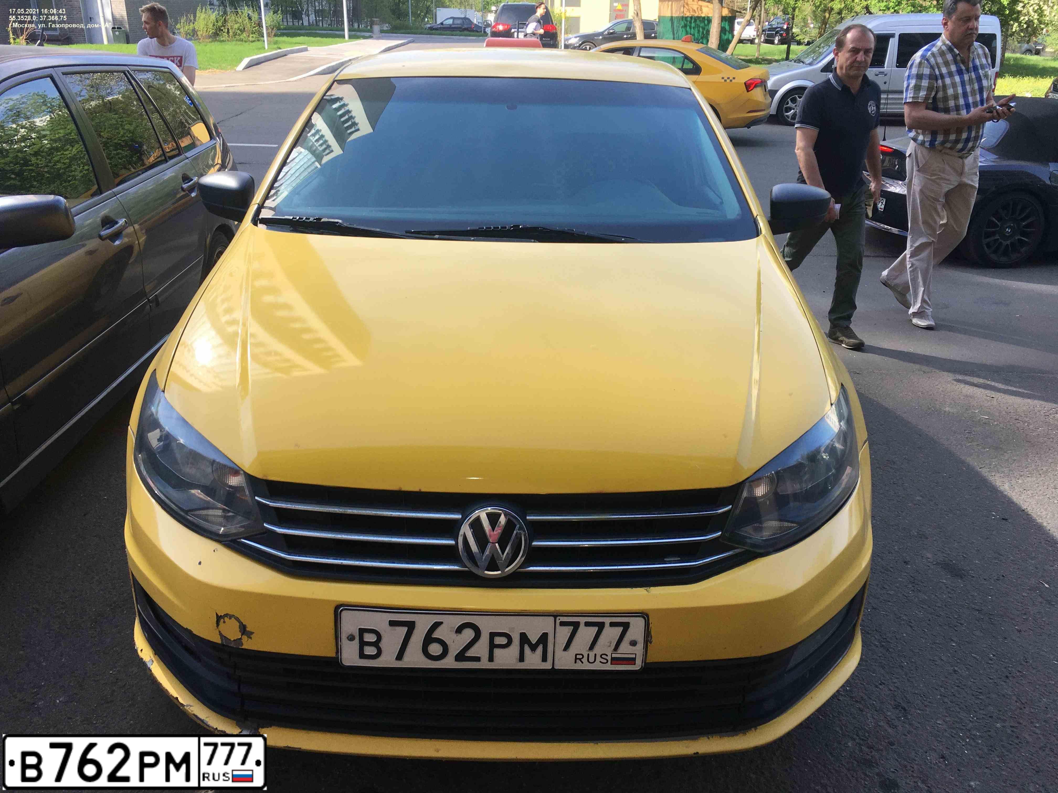 Фото автомобиля VOLKSWAGEN POLO, 2015 — госномер В762РМ777. Цвет: ЖЕЛТЫЙ