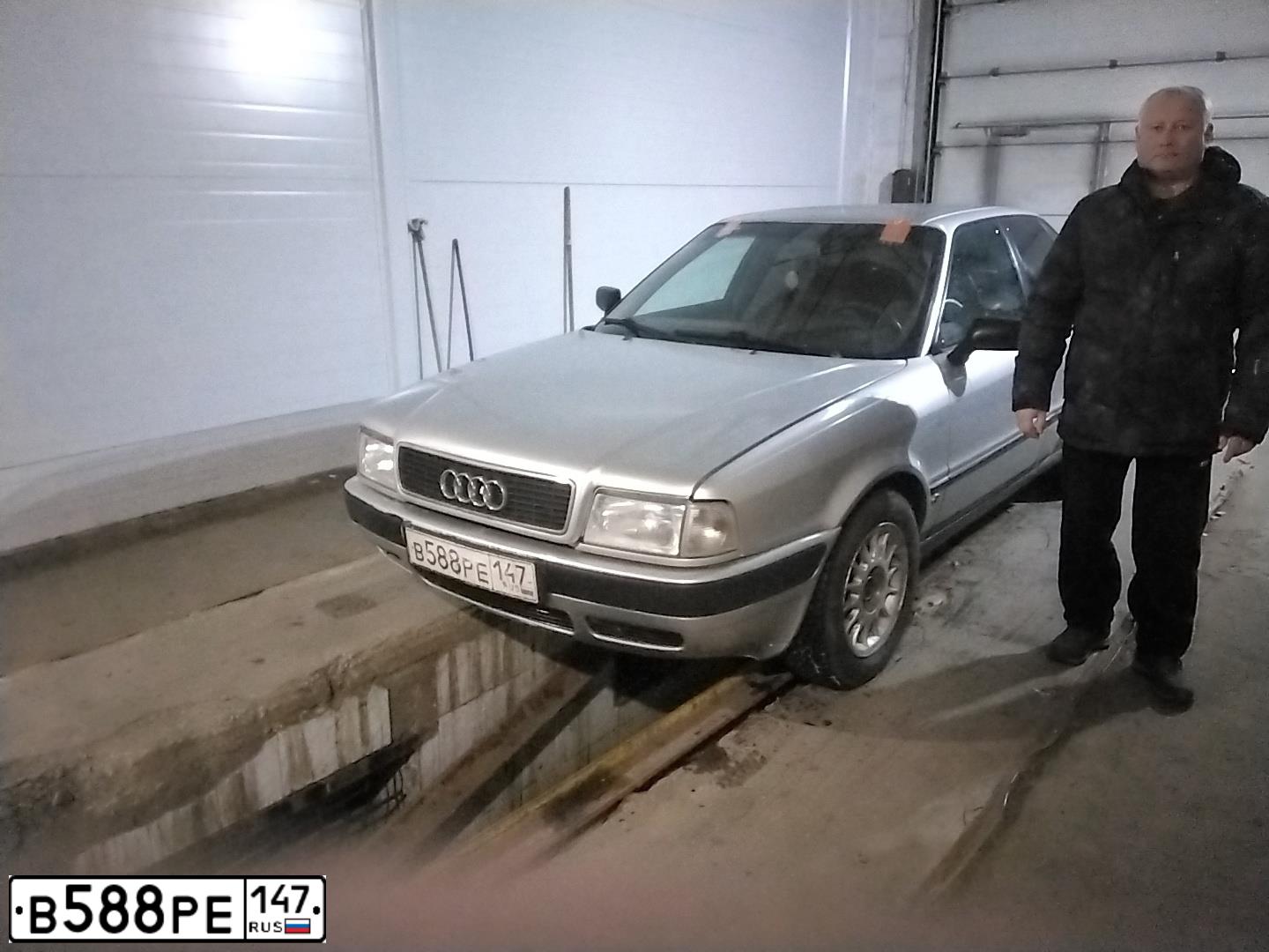 Фото автомобиля AUDI 80, 1993 — госномер Е053РК147. Цвет: СЕРЕБРИСТЫЙ