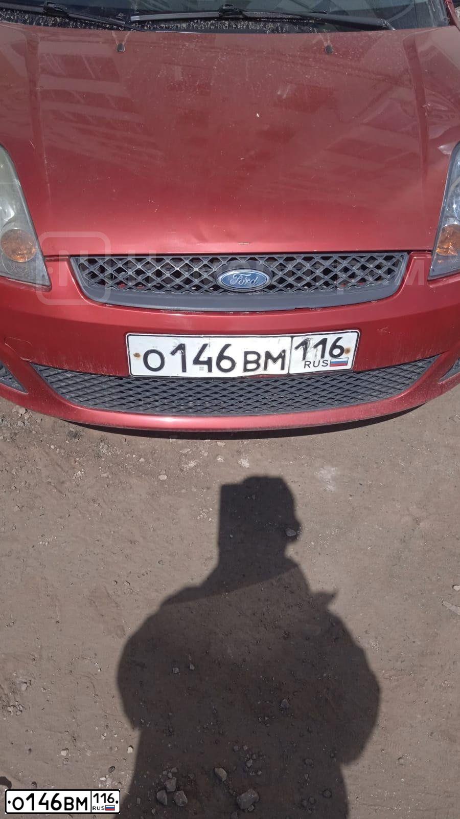 Фото автомобиля FORD FIESTA / ASPIRE, 2008 — госномер О146ВМ116. Цвет: Красный