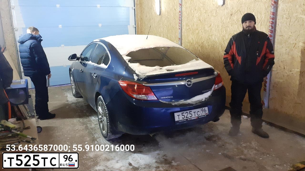 Фото автомобиля OPEL INSIGNIA, 2011 — госномер В922РН51. Цвет: синий
