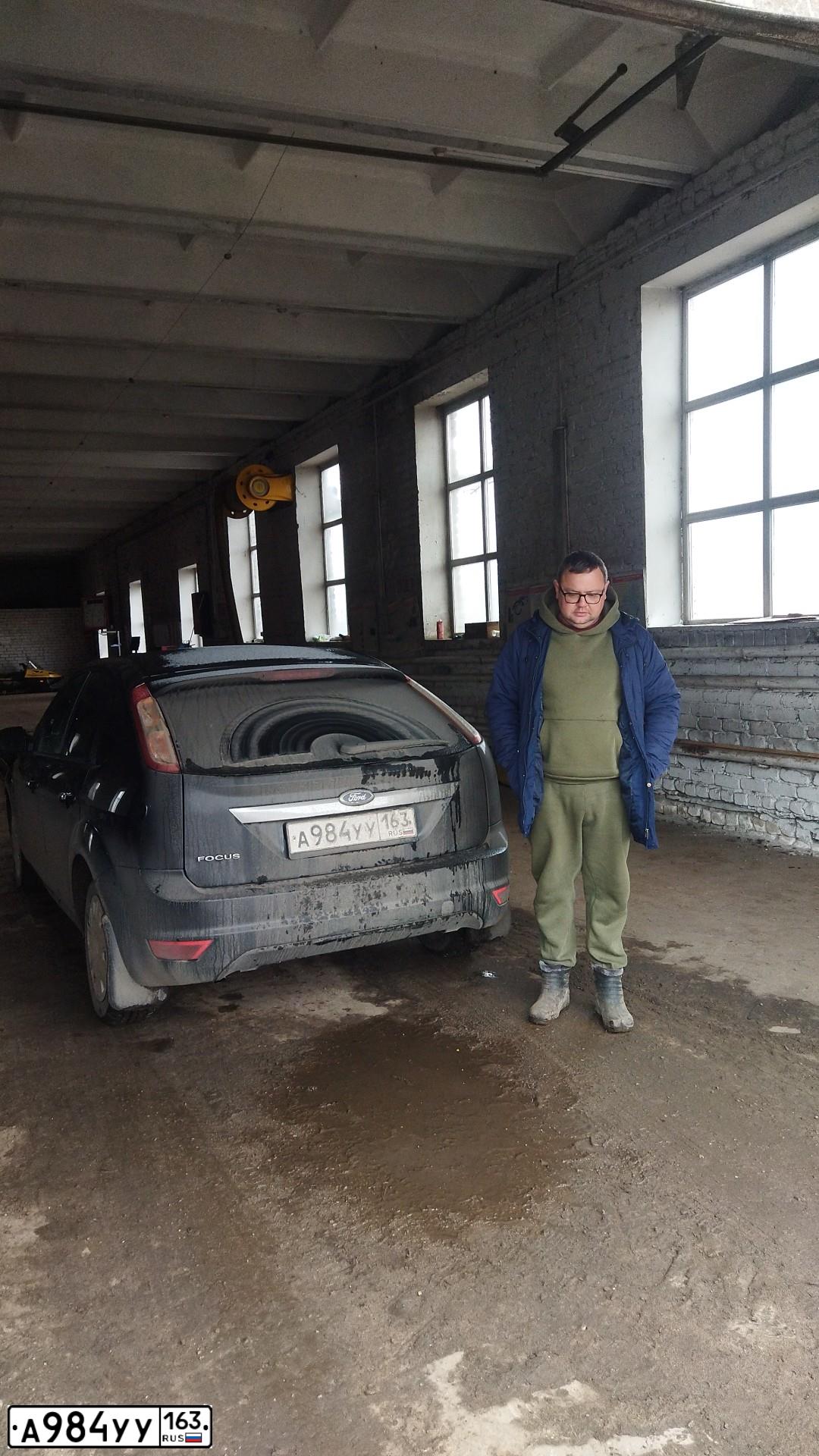 Фото автомобиля FORD FOCUS, 2009 — госномер А943ВХ252. Цвет: ЧЕРНЫЙ