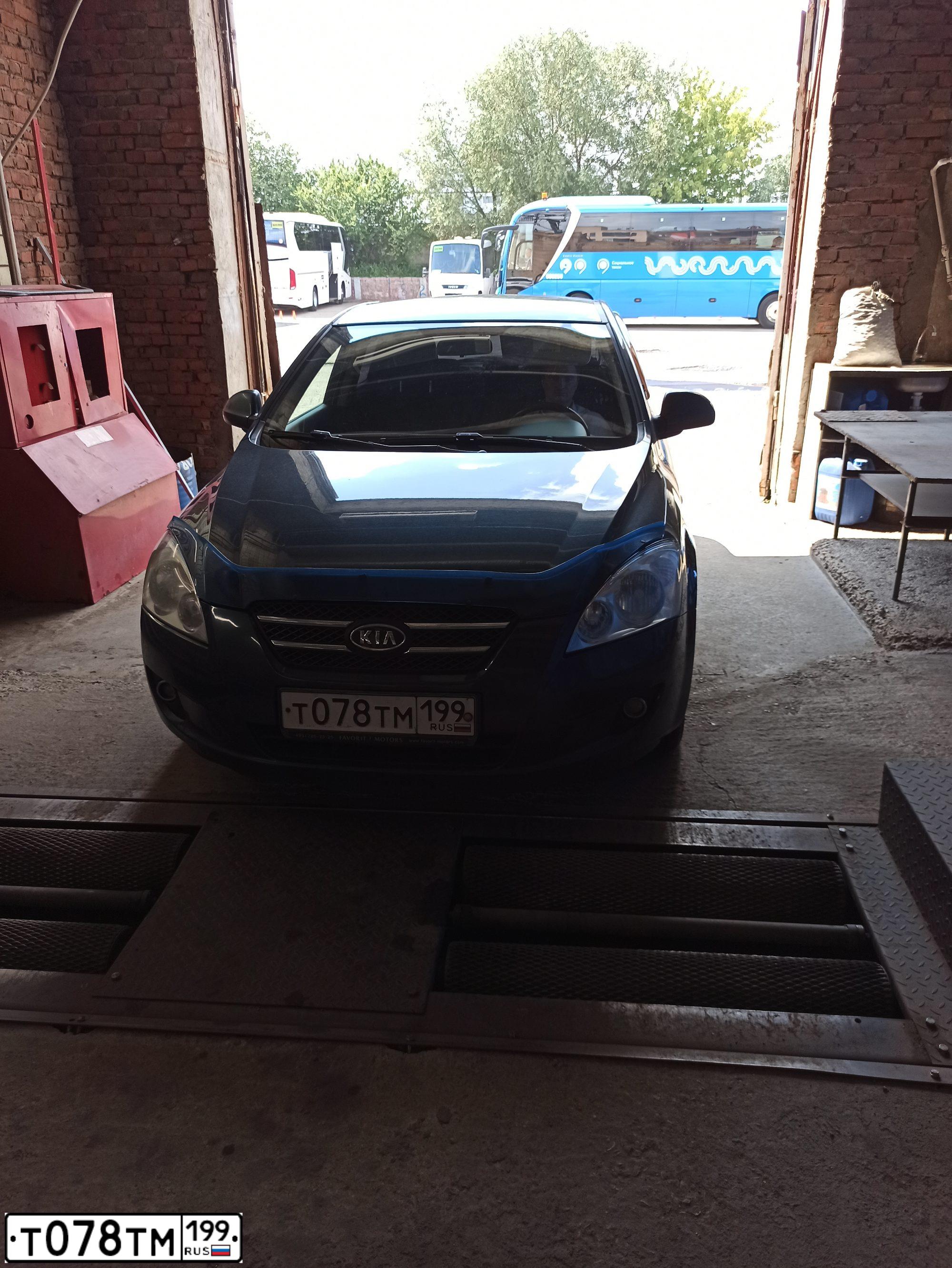 Фото автомобиля KIA CEE'D, 2009 — госномер Т078ТМ199. Цвет: ЗЕЛЕНЫЙ