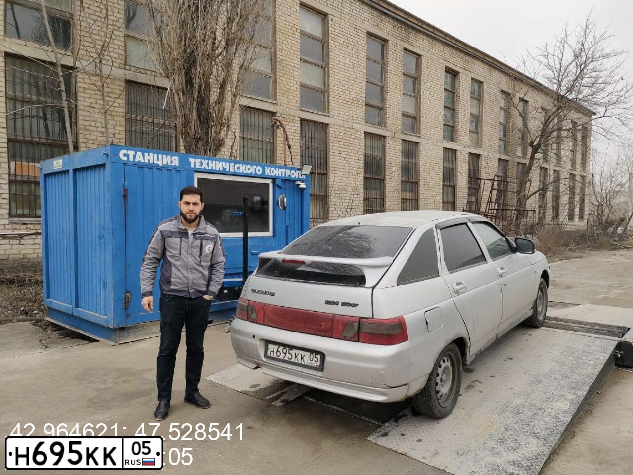 Фото автомобиля LADA 2112, 2005 — госномер Е445РЕ193