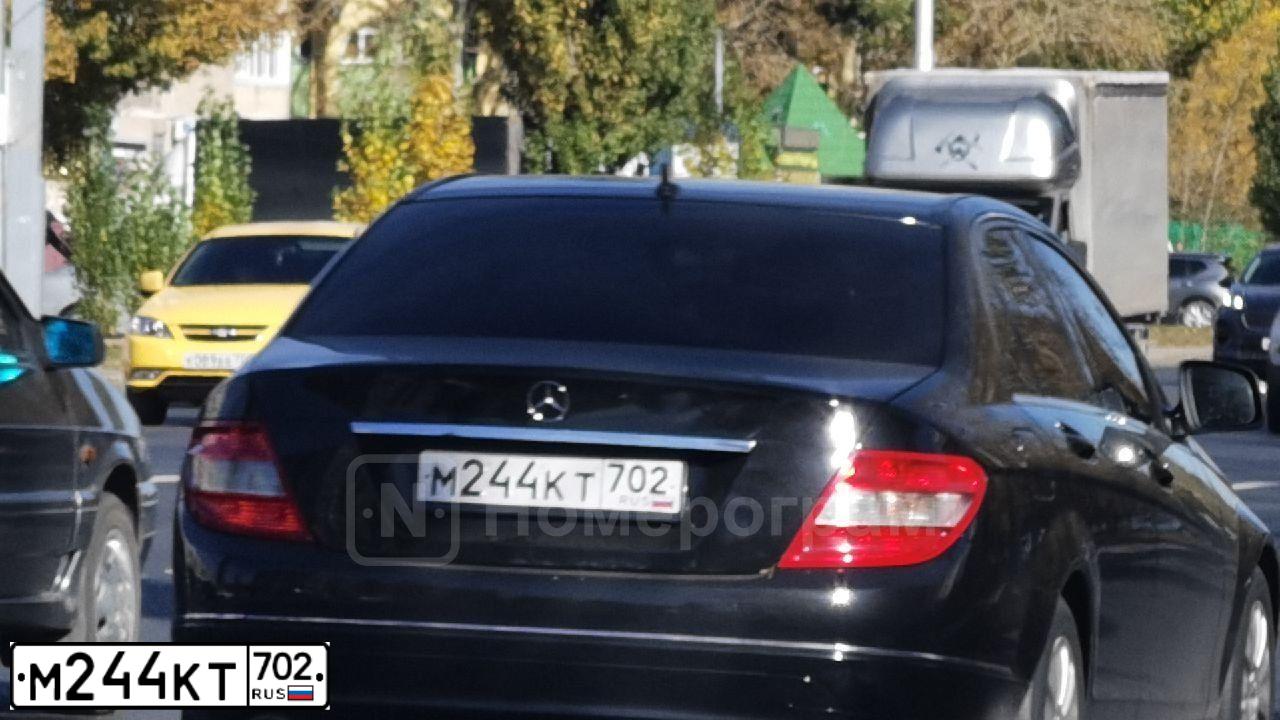 Фото автомобиля MERCEDES C-KLASSE, 2008 — госномер М244КТ702. Цвет: ЧЕРНЫЙ