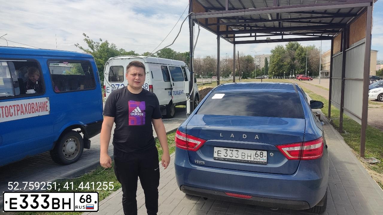 Фото автомобиля LADA VESTA, 2016 — госномер Е333ВН68. Цвет: ТЕМНО-СИНИЙ