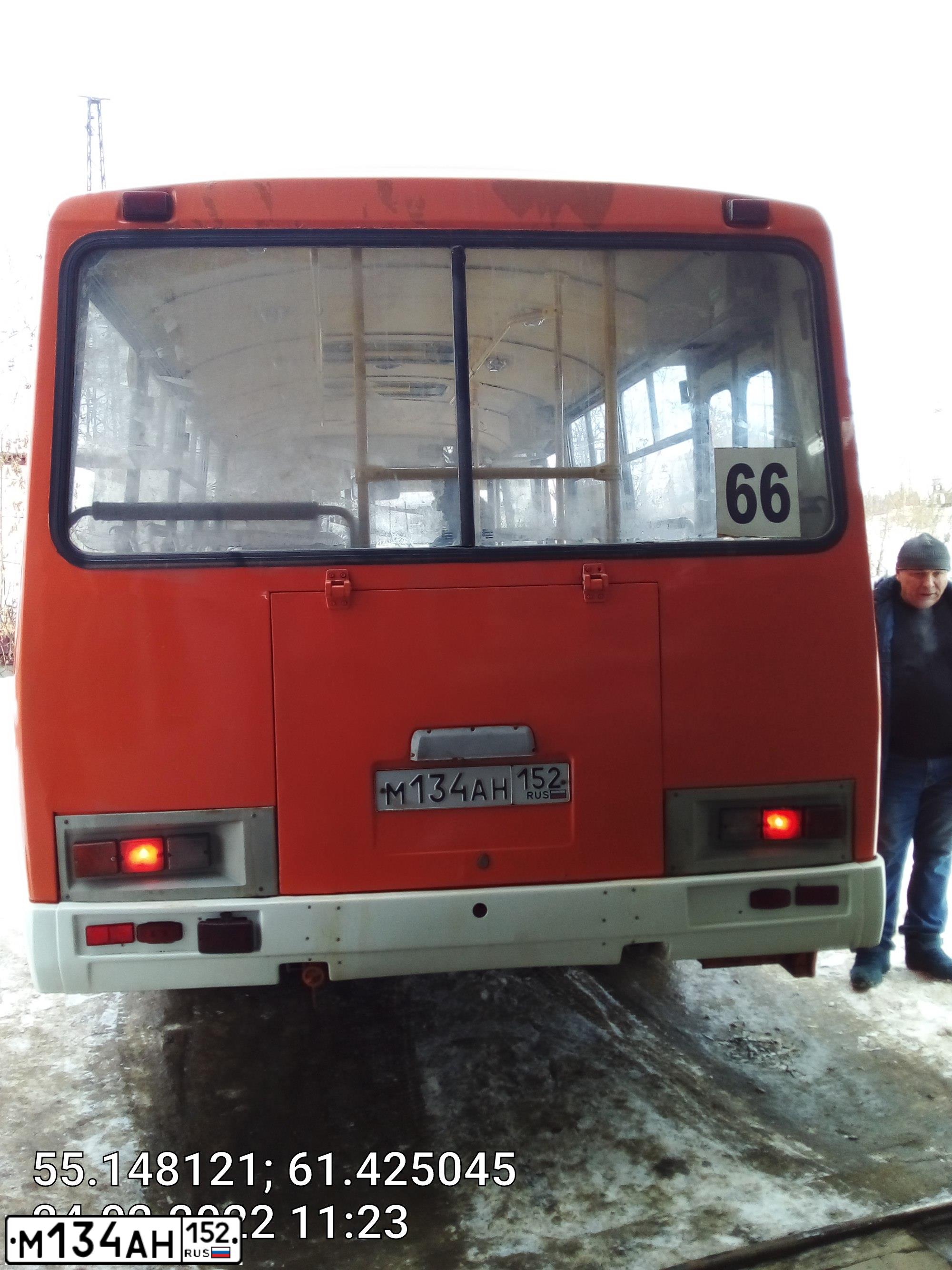 Фото автомобиля PAZ 3205, 2013 — госномер М134АН152. Цвет: ОРАНЖЕВЫЙ