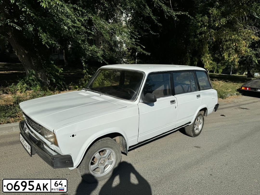 Фото автомобиля LADA 2104, 1987 — госномер К173НМ64. Цвет: Белый