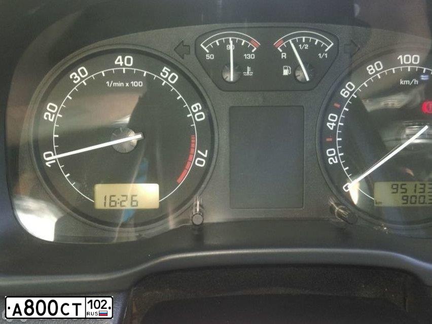 Фото автомобиля SKODA OCTAVIA, 2007 — госномер А800СТ102. Цвет: ВИШНЕВЫЙ