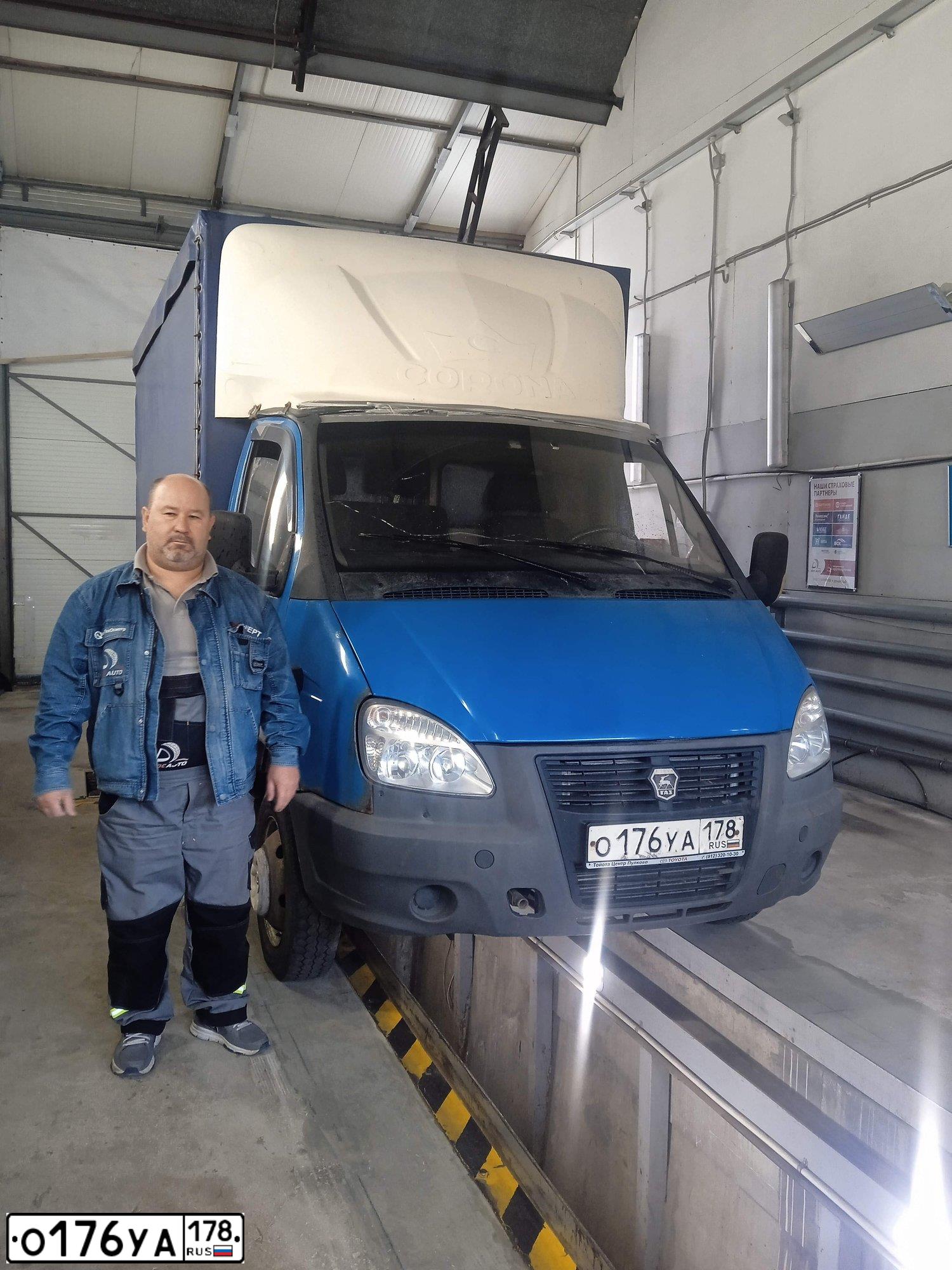 Фото автомобиля GAZ Z 3302 GAZEL, 2011 — госномер К402ММ147. Цвет: СИНИЙ