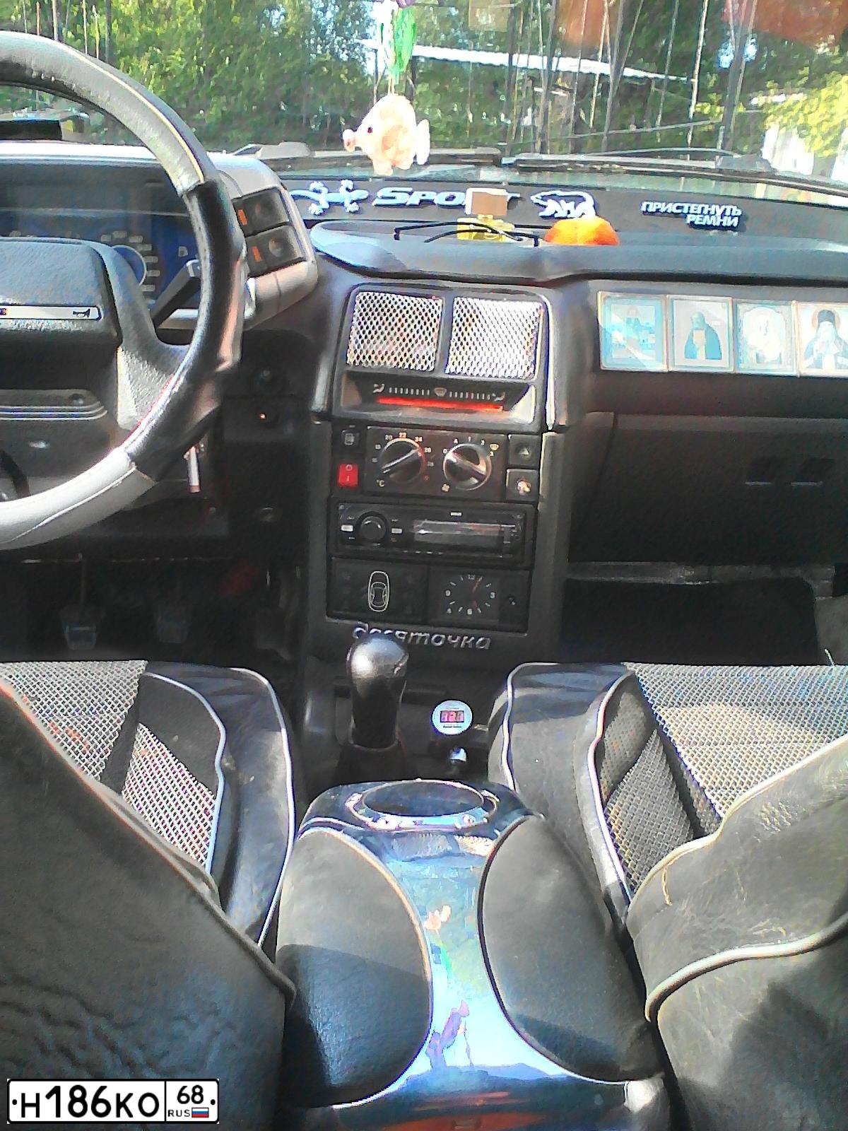 Фото автомобиля LADA 2110 LADA, 2001 — госномер Н186КО68. Цвет: Светло-Серебристый металлик