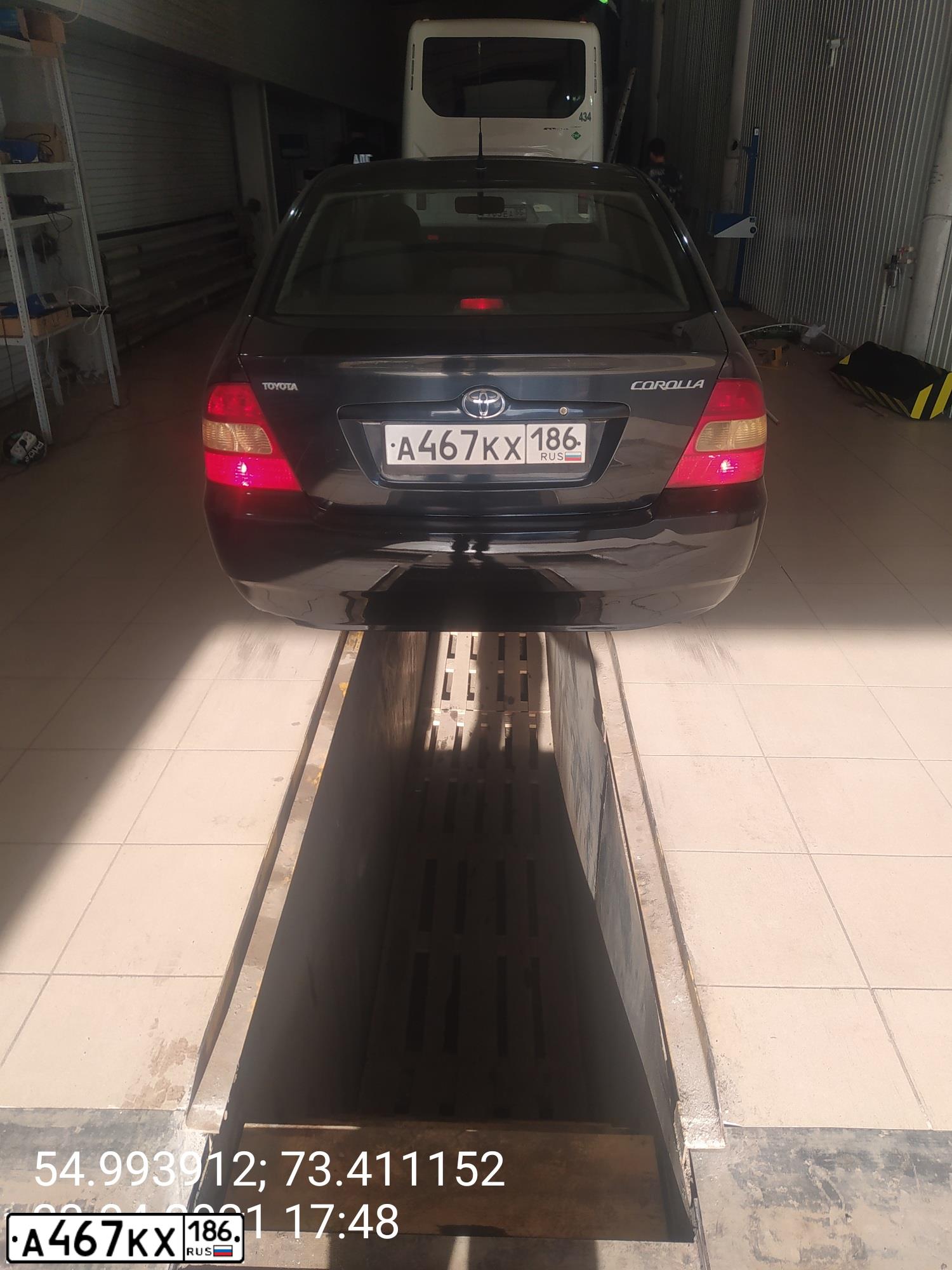 Фото автомобиля TOYOTA COROLLA, 2004 — госномер А962УС193. Цвет: ЧЕРНЫЙ