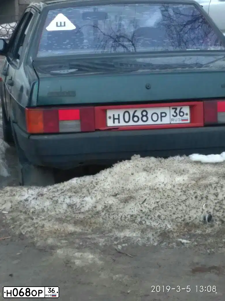 Фото автомобиля LADA 2109 SAMARA, 2001 — госномер Н068ОР36. Цвет: ТЕМНО-ЗЕЛЕНЫЙ