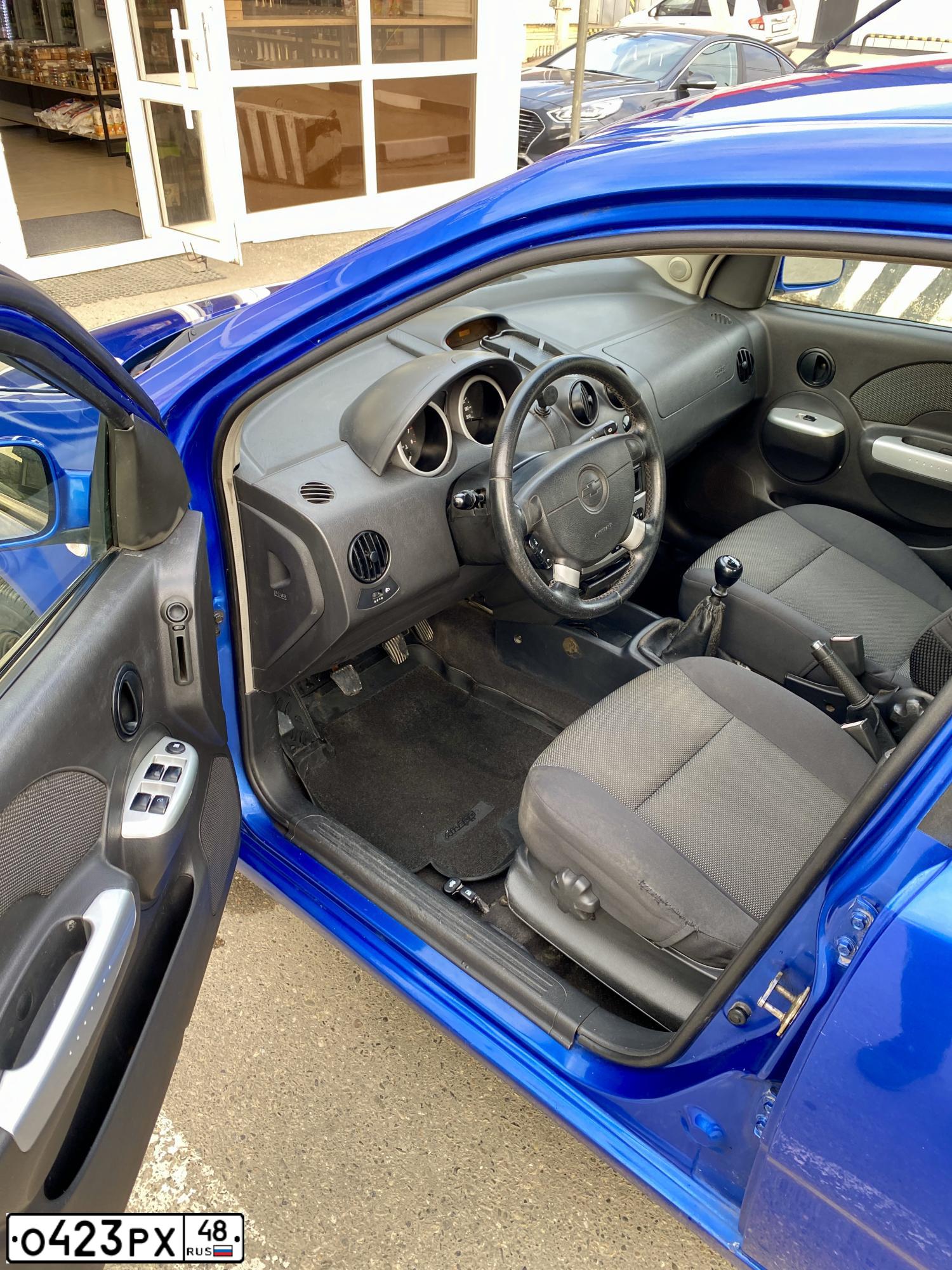 Фото автомобиля CHEVROLET AVEO, 2005 — госномер В959КО92. Цвет: синий