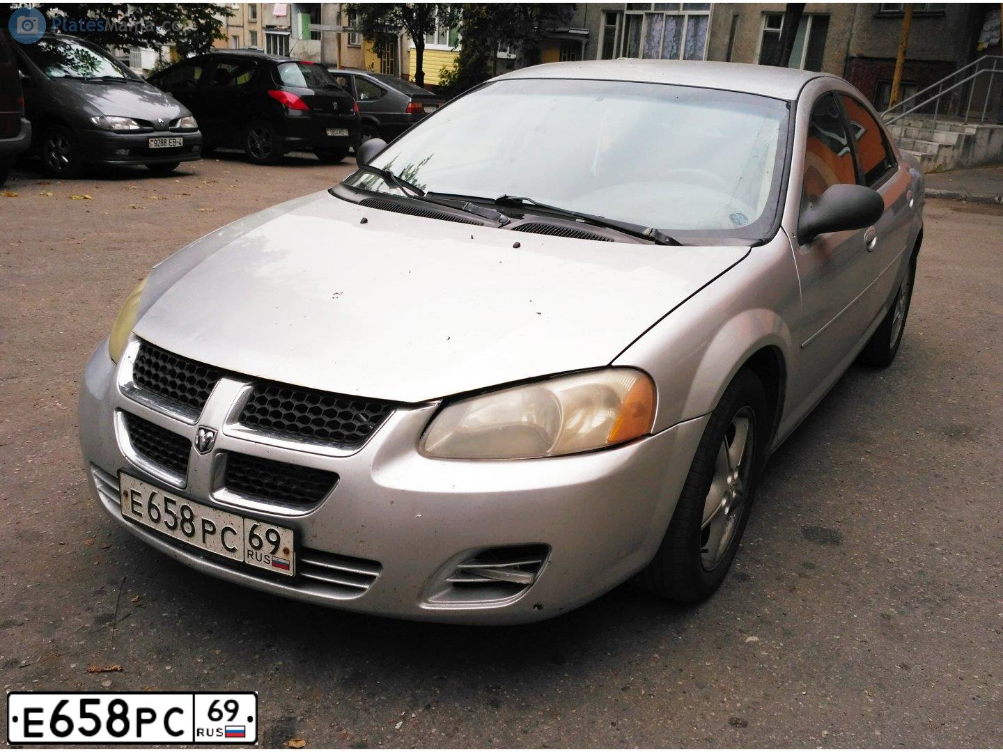 Фото автомобиля DODGE STRATUS, 2005 — госномер Р460УР76. Цвет: СЕРЕБРИСТЫЙ