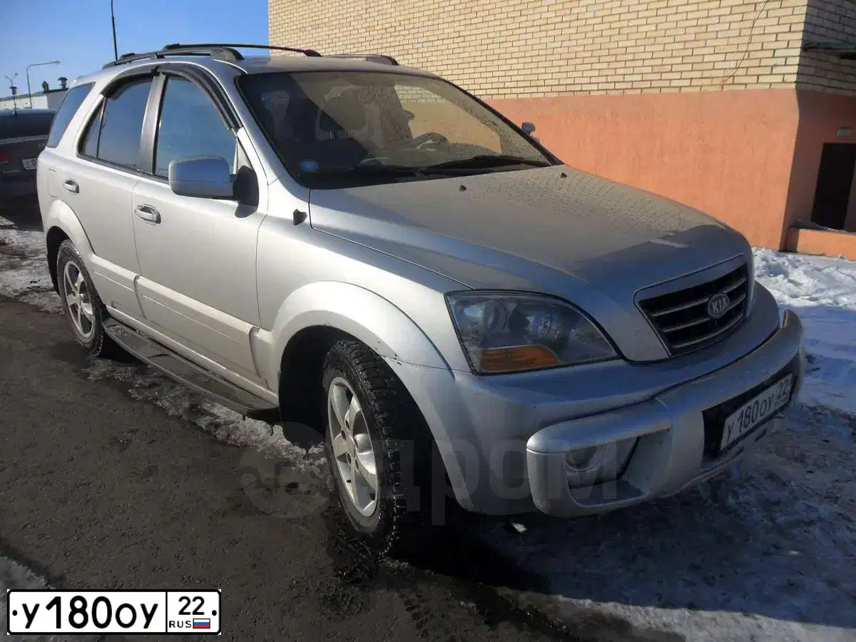 Фото автомобиля KIA SORENTO, 2007 — госномер У180ОУ22. Цвет: СЕРЕБРИСТЫЙ