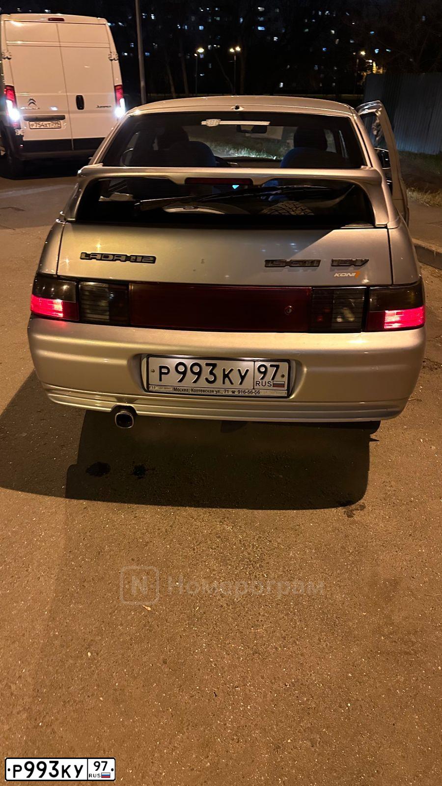 Фото автомобиля LADA 2112, 2003 — госномер Р993КУ97. Цвет: СВЕТЛО-СЕРЕБРИСТЫЙ МЕТАЛЛ