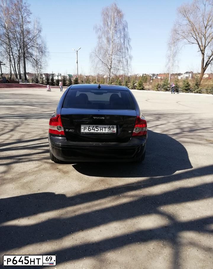 Фото автомобиля VOLVO S40, 2005 — госномер Е452ВК180. Цвет: ЧЕРНЫЙ