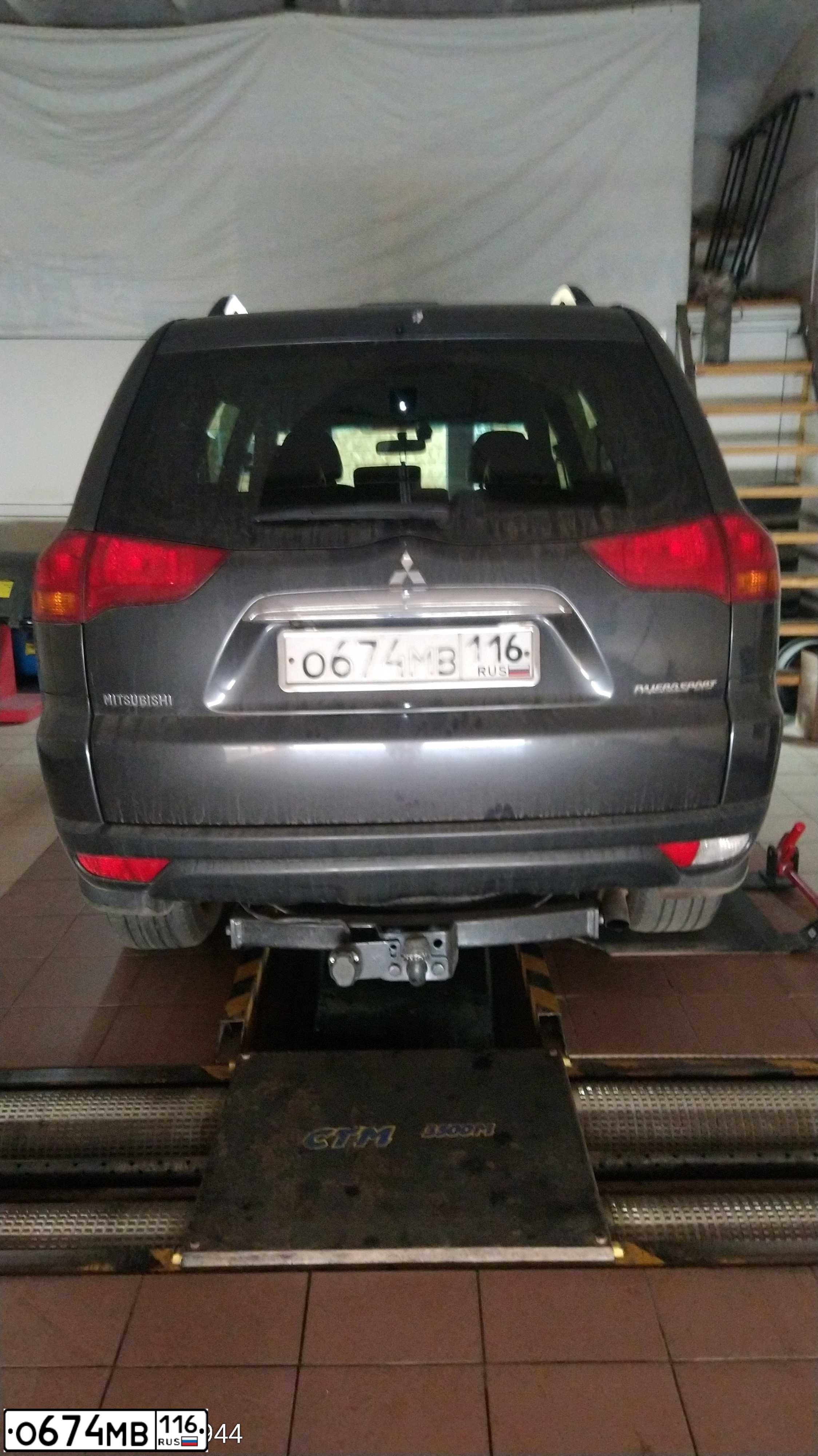 Фото автомобиля MITSUBISHI PAJERO SPORT, 2011 — госномер О674МВ116. Цвет: СЕРЫЙ