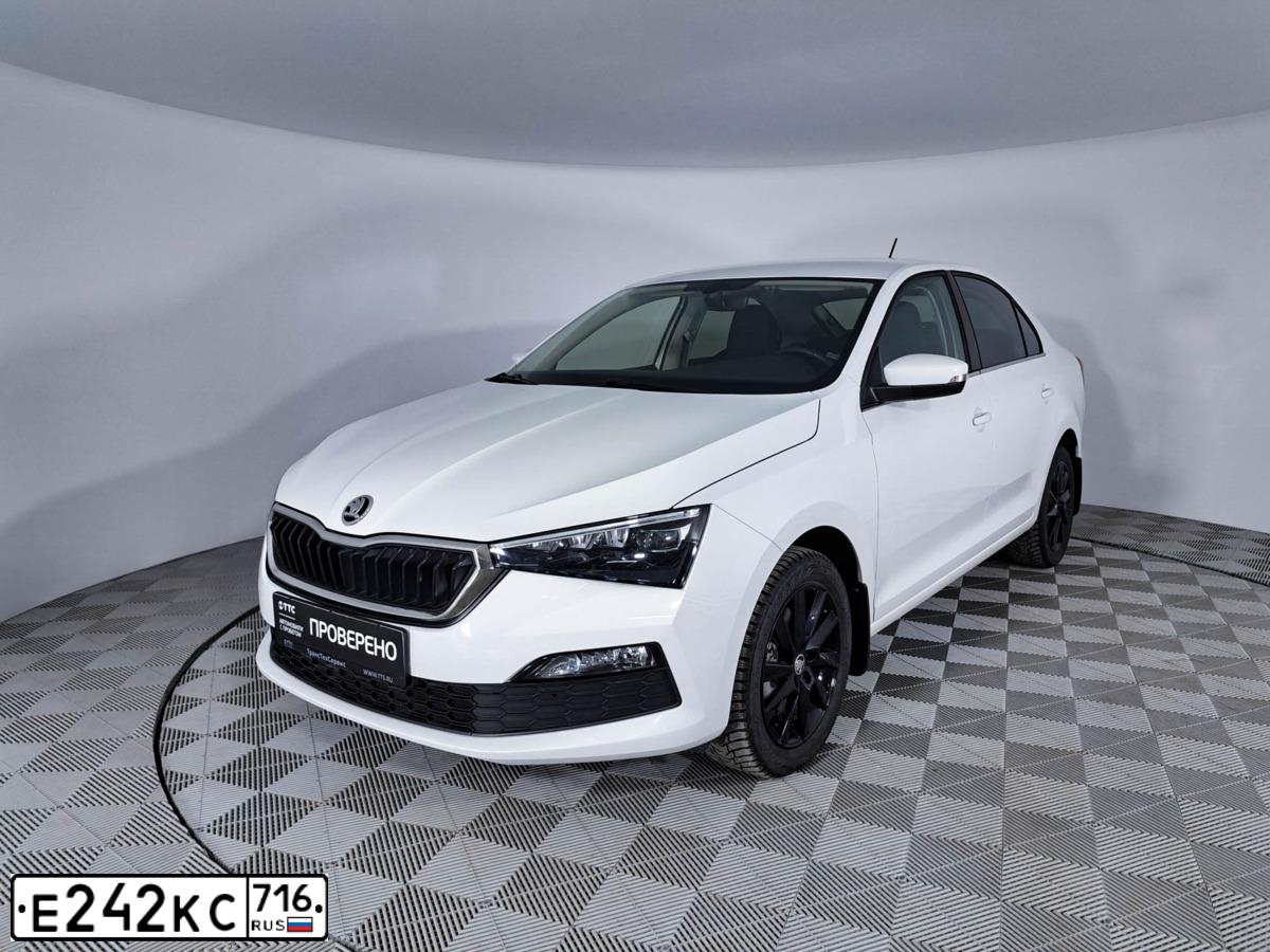 Фото автомобиля SKODA RAPID, 2021 — госномер М094СА21. Цвет: Белый