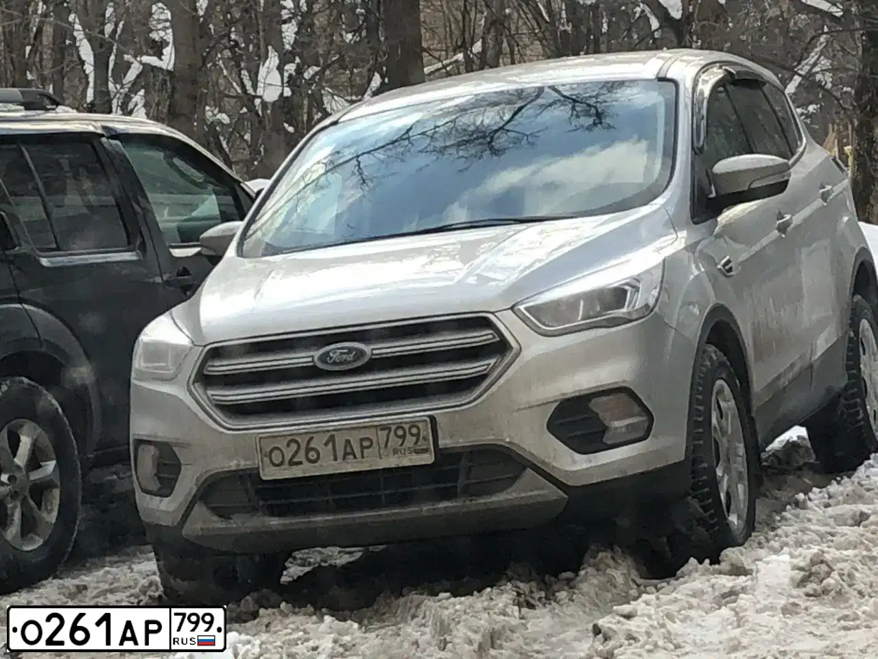 Фото автомобиля FORD KUGA, 2017 — госномер О261АР799. Цвет: Серебристый