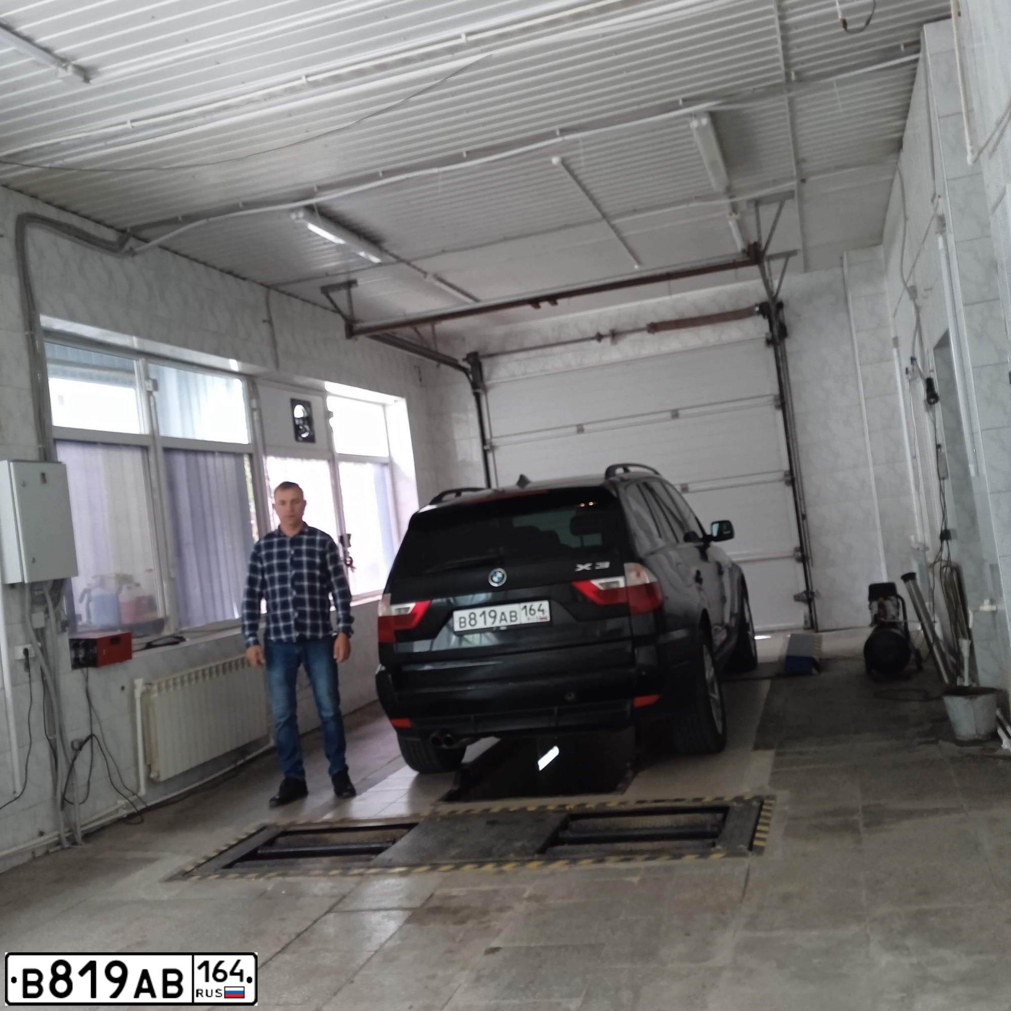 Фото автомобиля BMW X3, 2008 — госномер В819АВ164. Цвет: ЧЕРНЫЙ