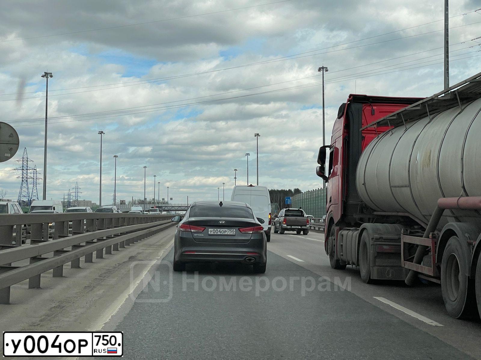 Фото автомобиля VOLKSWAGEN GOLF PLUS, 2013 — госномер В155РУ790. Цвет: СЕРО-СИНИЙ
