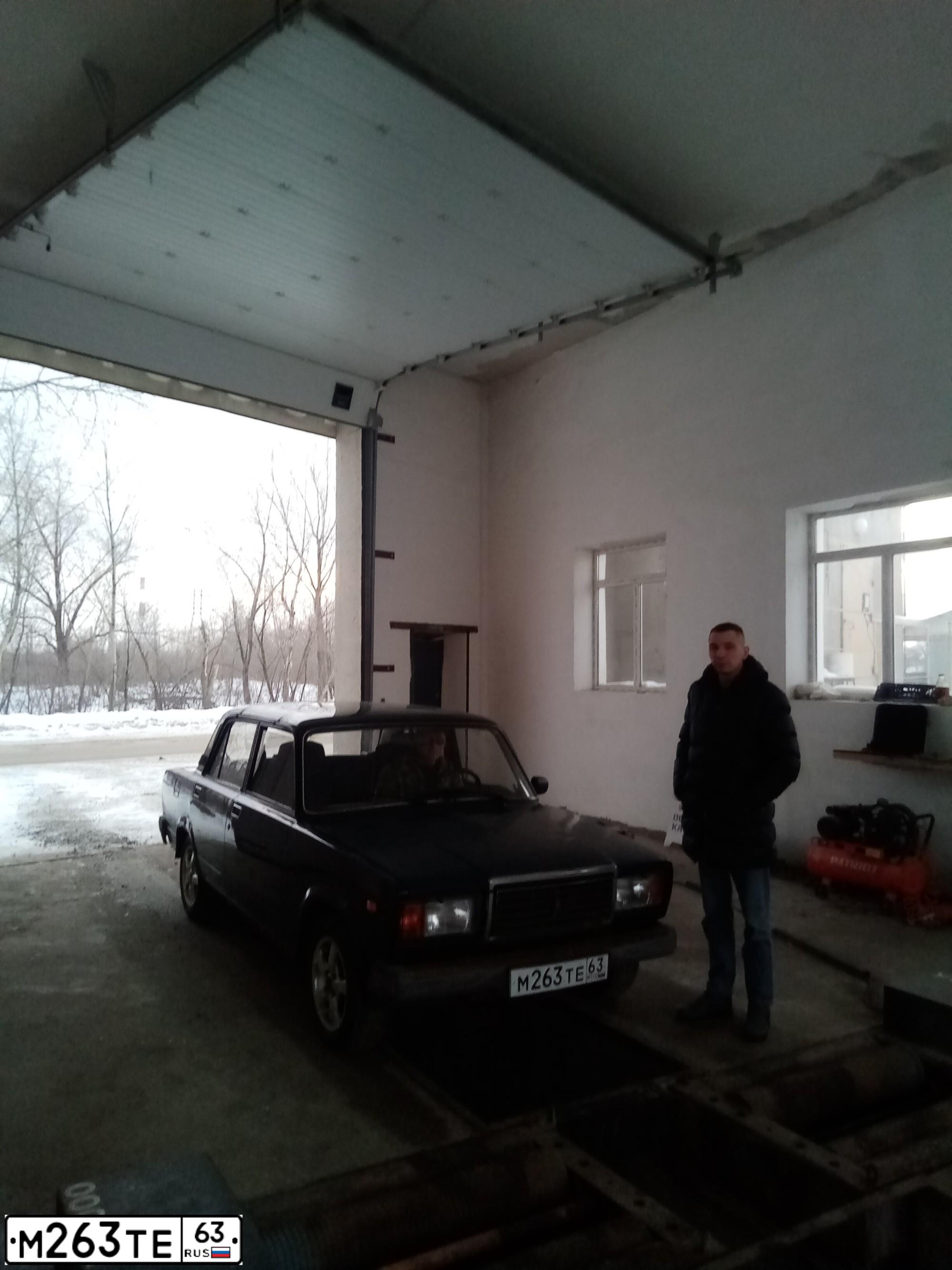 Фото автомобиля LADA 2107, 2006 — госномер М263ТЕ63. Цвет: Темно-зеленый