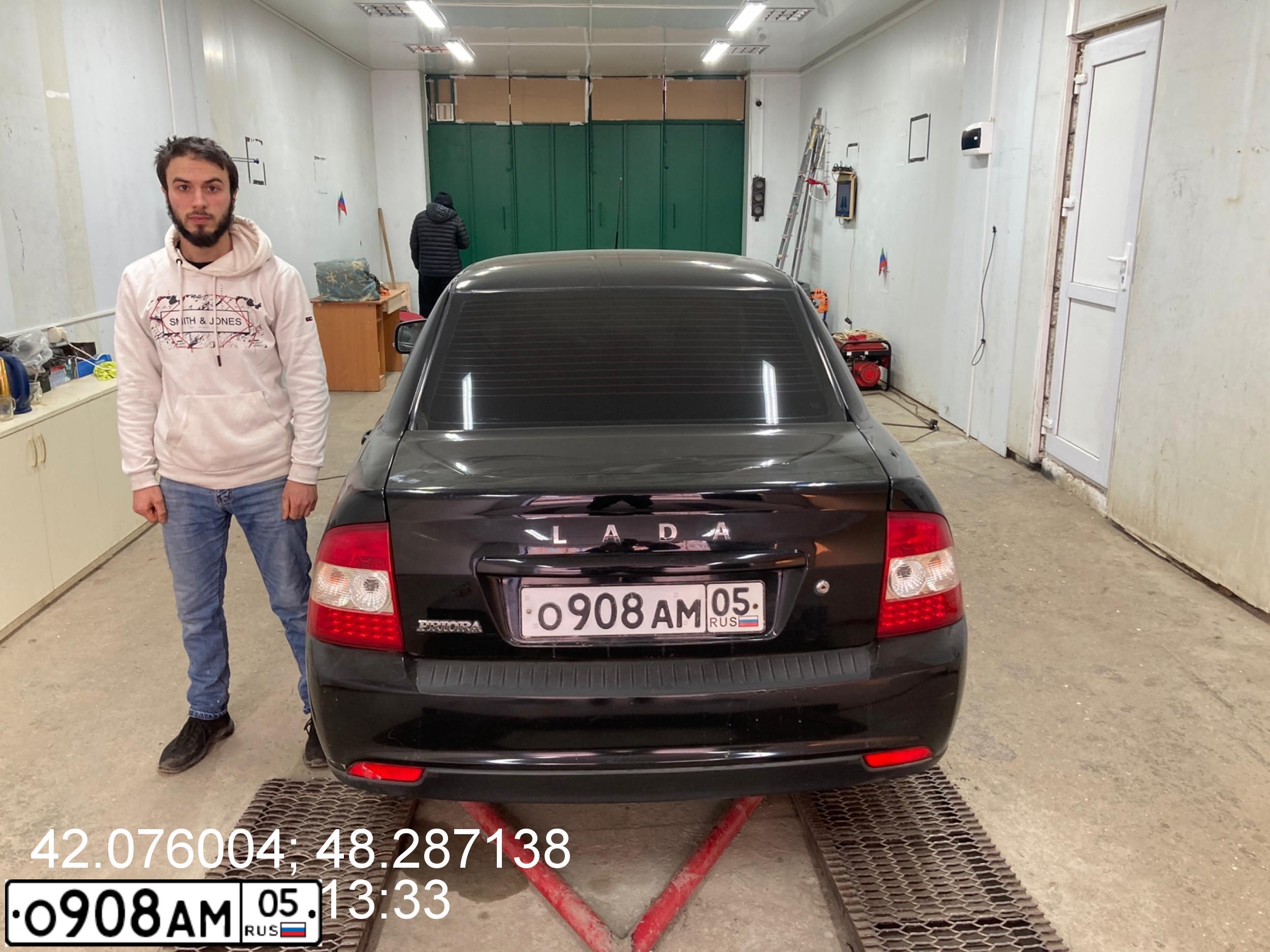 Фото автомобиля LADA 2170 PRIORA, 2016 — госномер О908АМ05. Цвет: ЧЕРНЫЙ