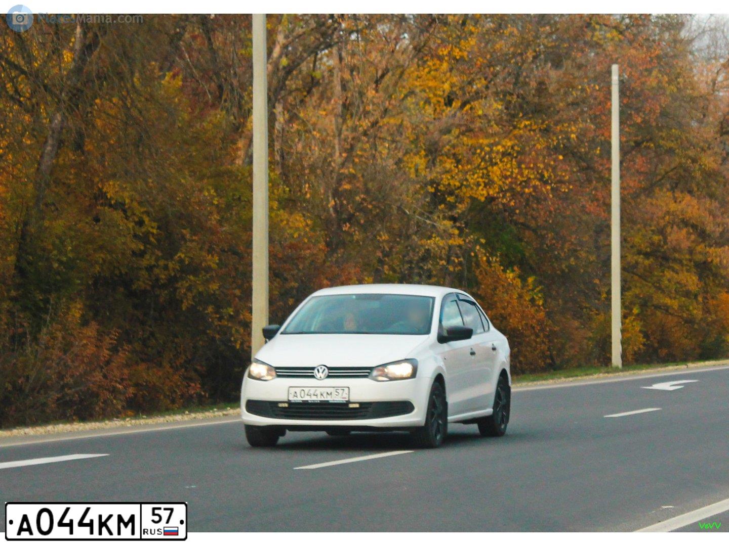 Фото автомобиля VOLKSWAGEN POLO, 2013 — госномер Р655НР46. Цвет: БЕЛЫЙ