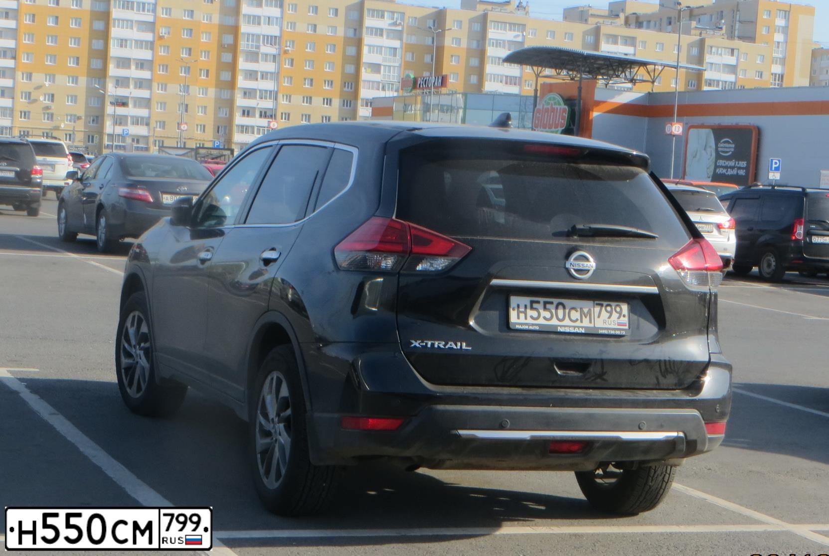 Фото автомобиля NISSAN X-TRAIL, 2019 — госномер Н550СМ799. Цвет: ЧЕРНЫЙ