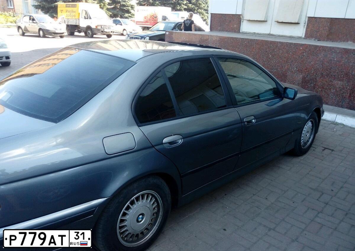 Фото автомобиля BMW SERIE 5, 1996 — госномер С163ВР136. Цвет: Серебристый