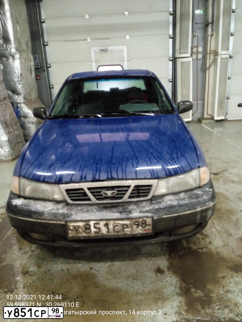 Фото автомобиля DAEWOO O NEXIA, 2006 — госномер У851СР98. Цвет: синий