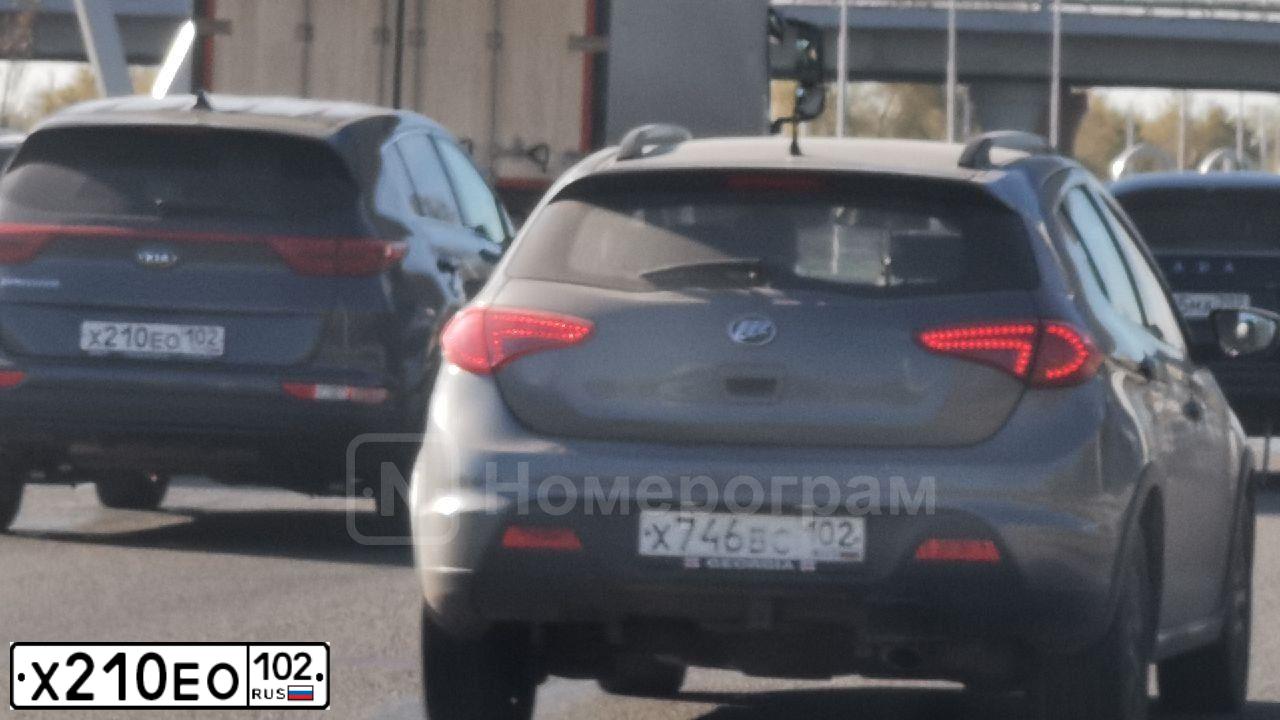 Фото автомобиля KIA SPORTAGE, 2018 — госномер Х210ЕО102. Цвет: СЕРЫЙ